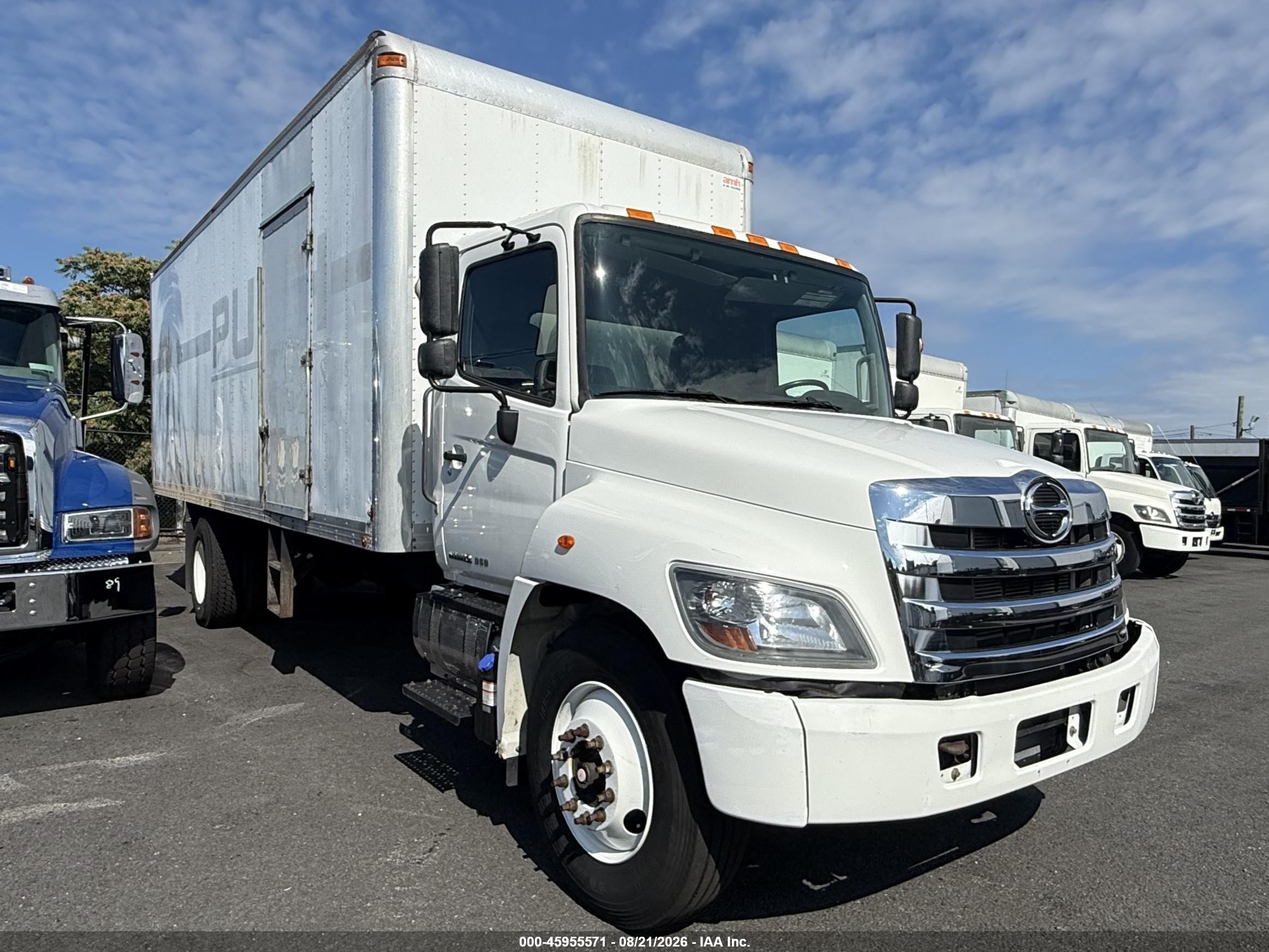 2020 Hino 268 VIN 5PVNJ8JV6L5S79425 — IAAI salvage auction photo