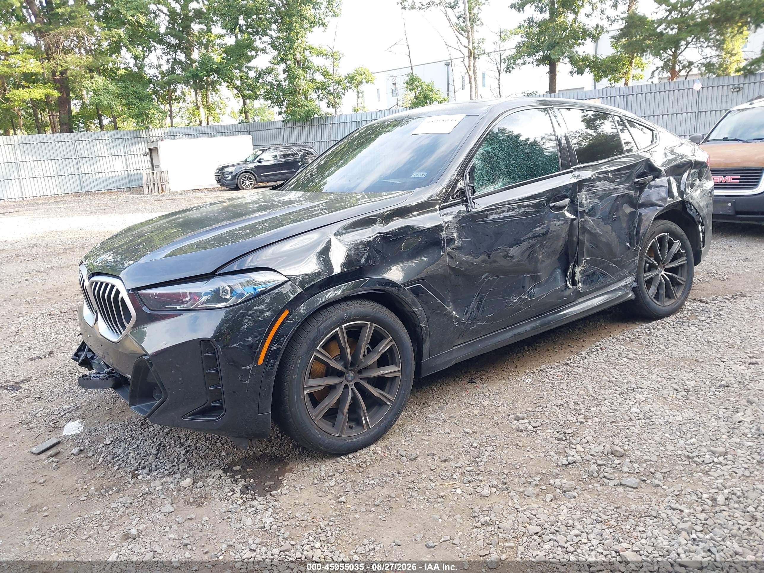 2026 BMW X6 VIN 5UX33EX09T9226785 IAAI salvage auction — Side, Salvage (Texas), sold $29,250 on 2026-09-12 (photo 2)