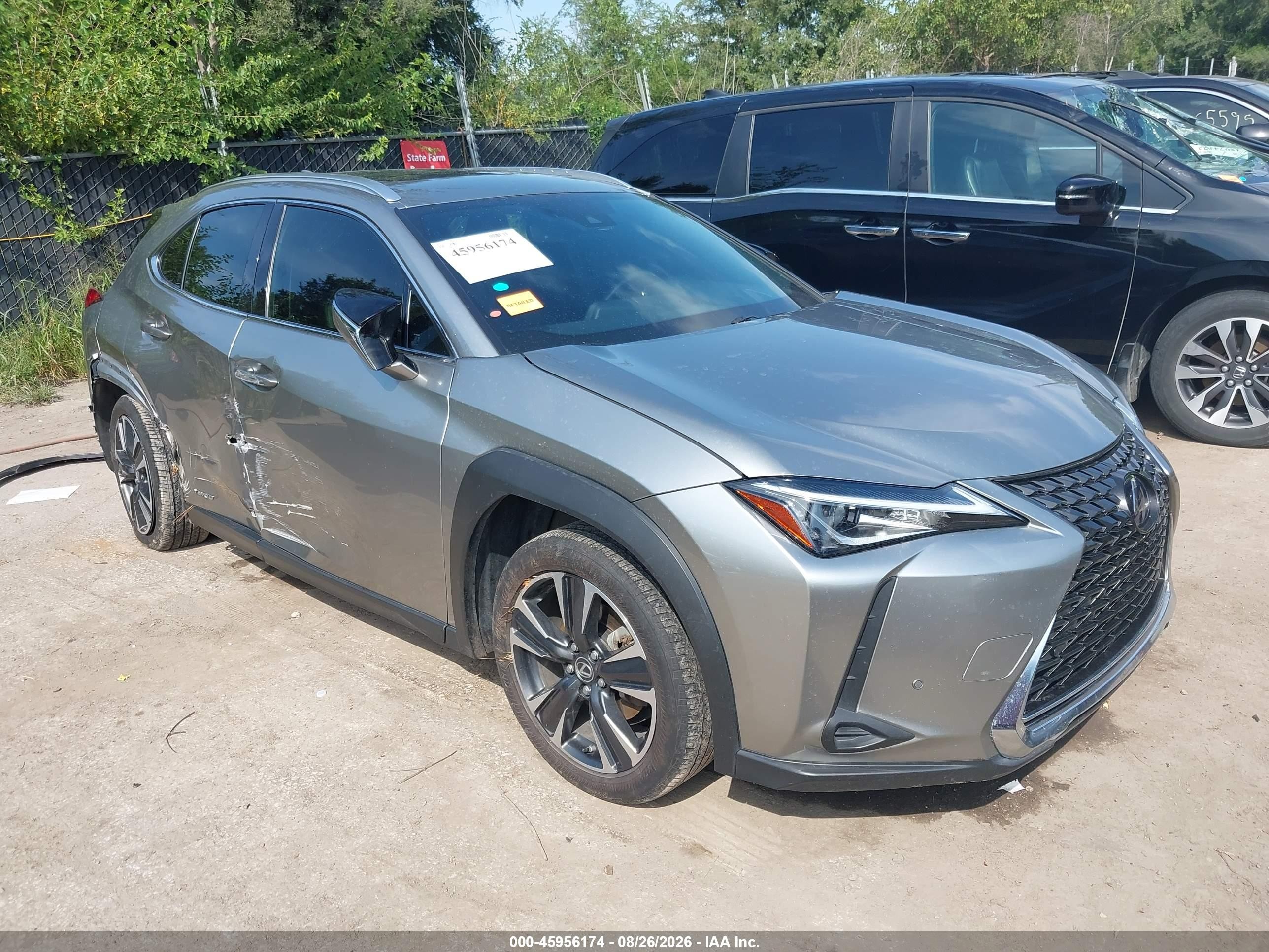 2019 Lexus UX 250h VIN JTHU9JBH3K2001729 — IAAI salvage auction photo