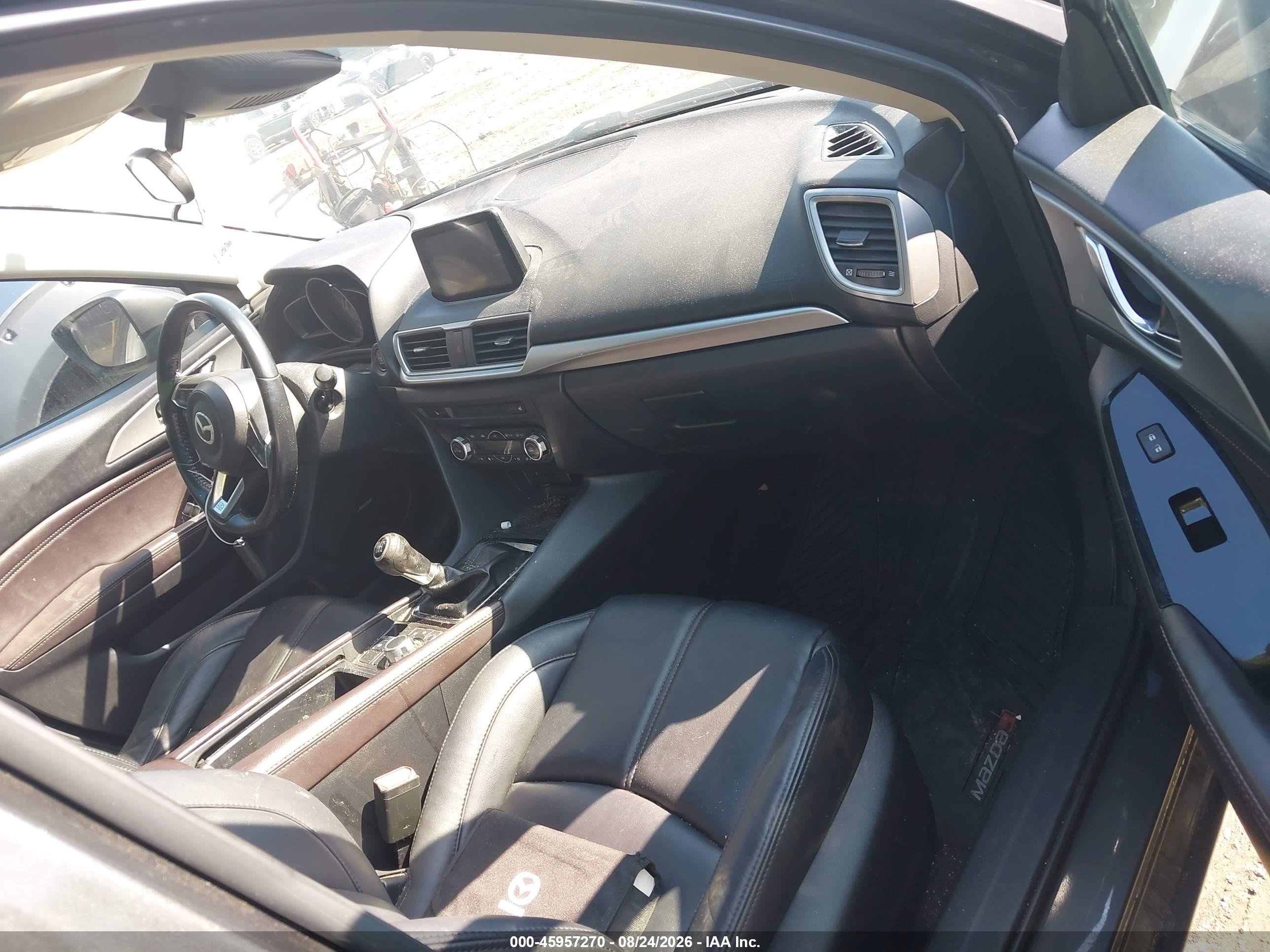 2018 Mazda 3 VIN 3MZBN1V3XJM162412 IAAI salvage auction — Normal Wear, Clear (Massachusetts), sold $2,100 on 2026-09-01 (photo 5)