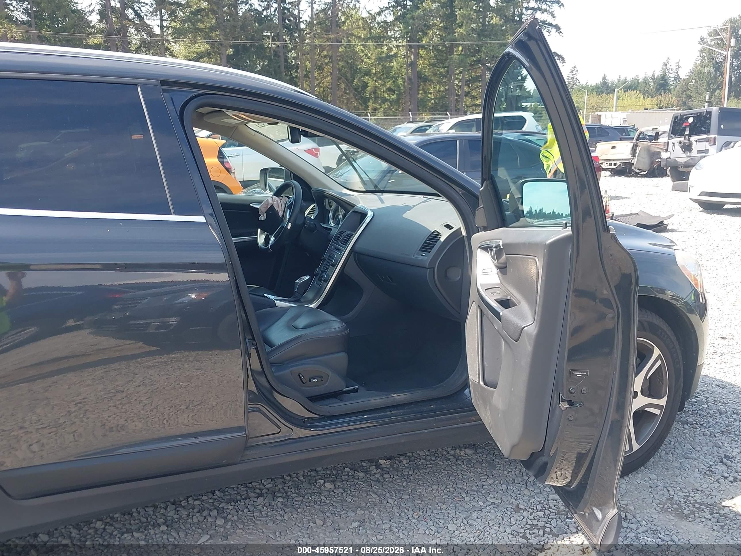 2013 Volvo XC60 VIN YV4902DZ4D2429158 IAAI salvage auction — Unknown, Bill Of Sale (Washington), sold $650 on 2026-09-11 (photo 5)