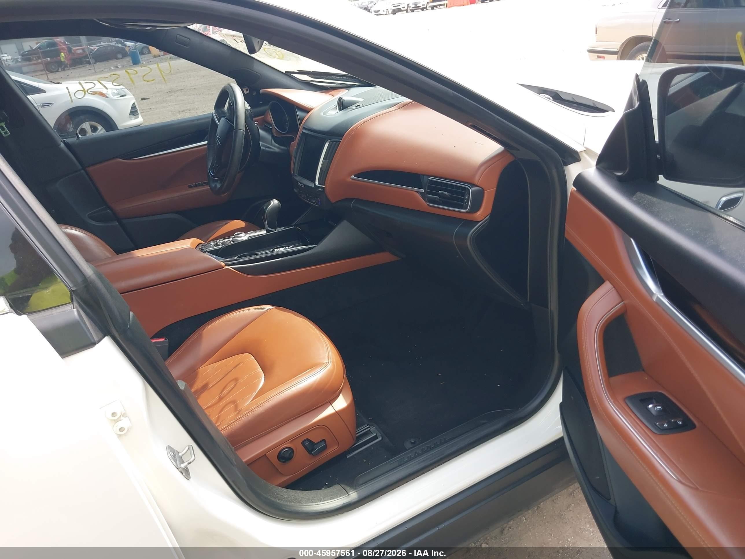 2018 Maserati Levante VIN ZN661XUAXJX270685 IAAI salvage auction — Unknown, Salvage (Arizona), sold $3,500 on 2026-09-13 (photo 5)