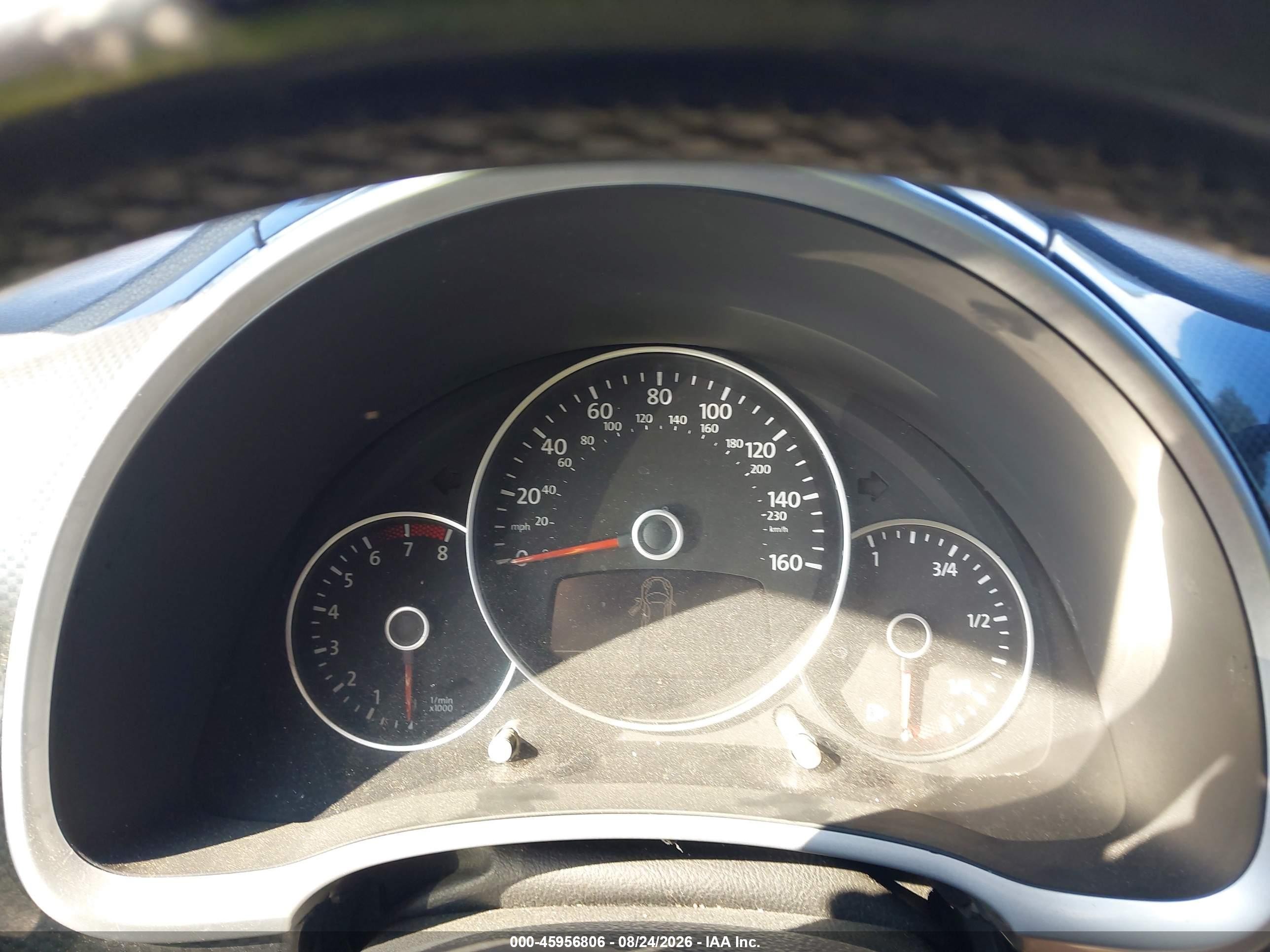 2012 Volkswagen Beetle VIN 3VWV87AT8CM625454 IAAI salvage auction — Normal Wear, Clear (Florida), sold $1,550 on 2026-09-10 (photo 7)