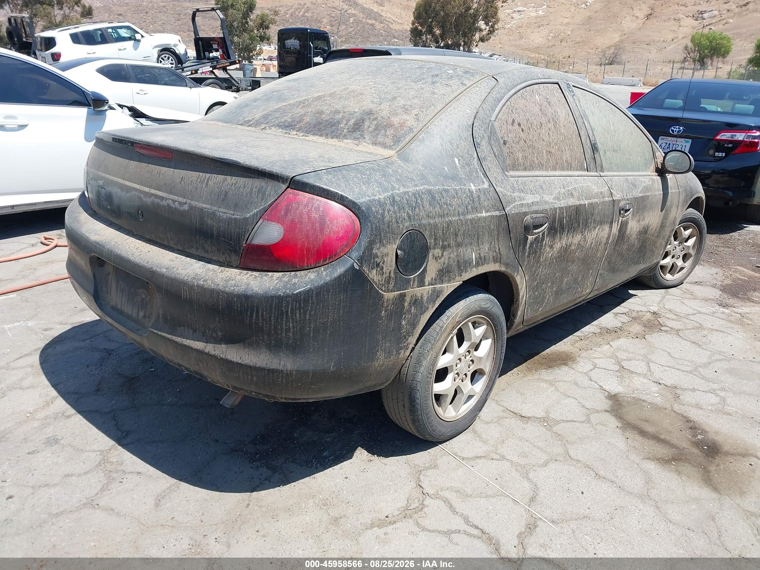 2000 Plymouth Neon VIN 1P3ES46C5YD543969 IAAI salvage auction — Side, Clear - Dealer Only (California), sold $225 on 2026-09-08 (photo 4)