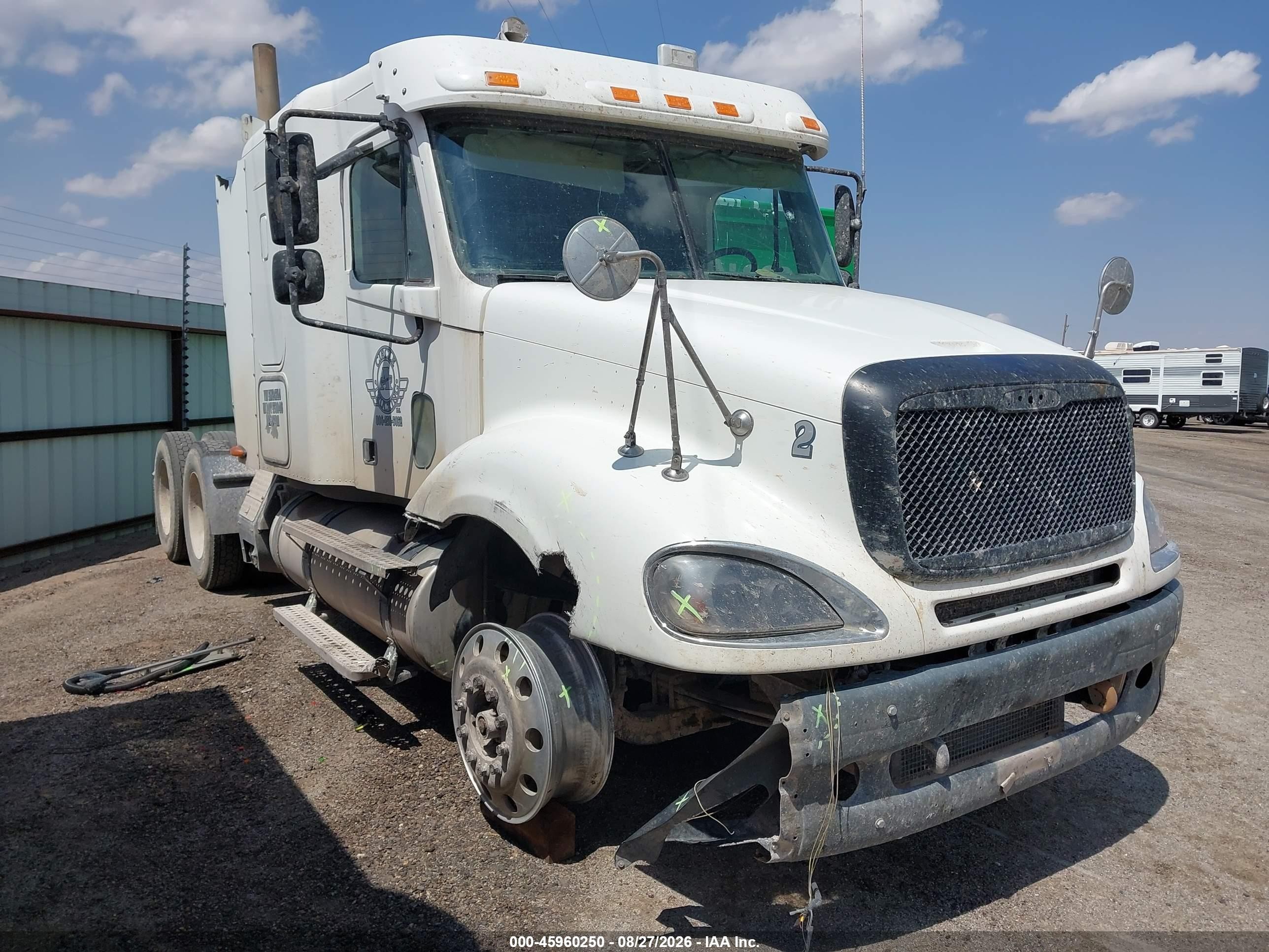 2005 Freightliner Conventional VIN 1FUJA6CK35LV24744 — IAAI salvage auction photo