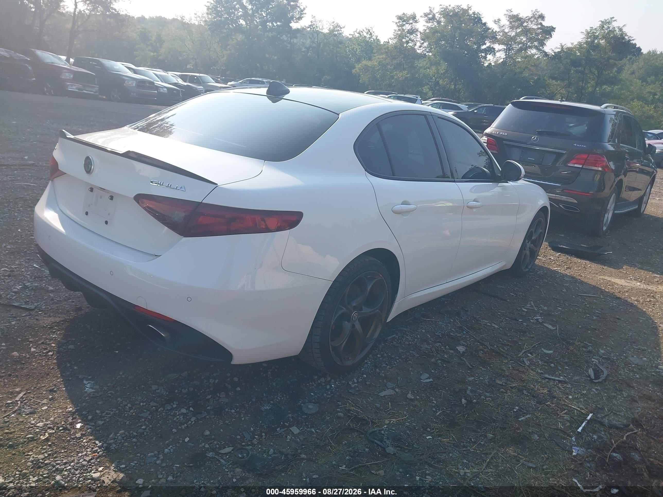 2018 Alfa romeo Giulia VIN ZARFAEEN0J7573875 IAAI salvage auction — Unknown, Salvage (Pennsylvania), sold $4,450 on 2026-09-24 (photo 4)