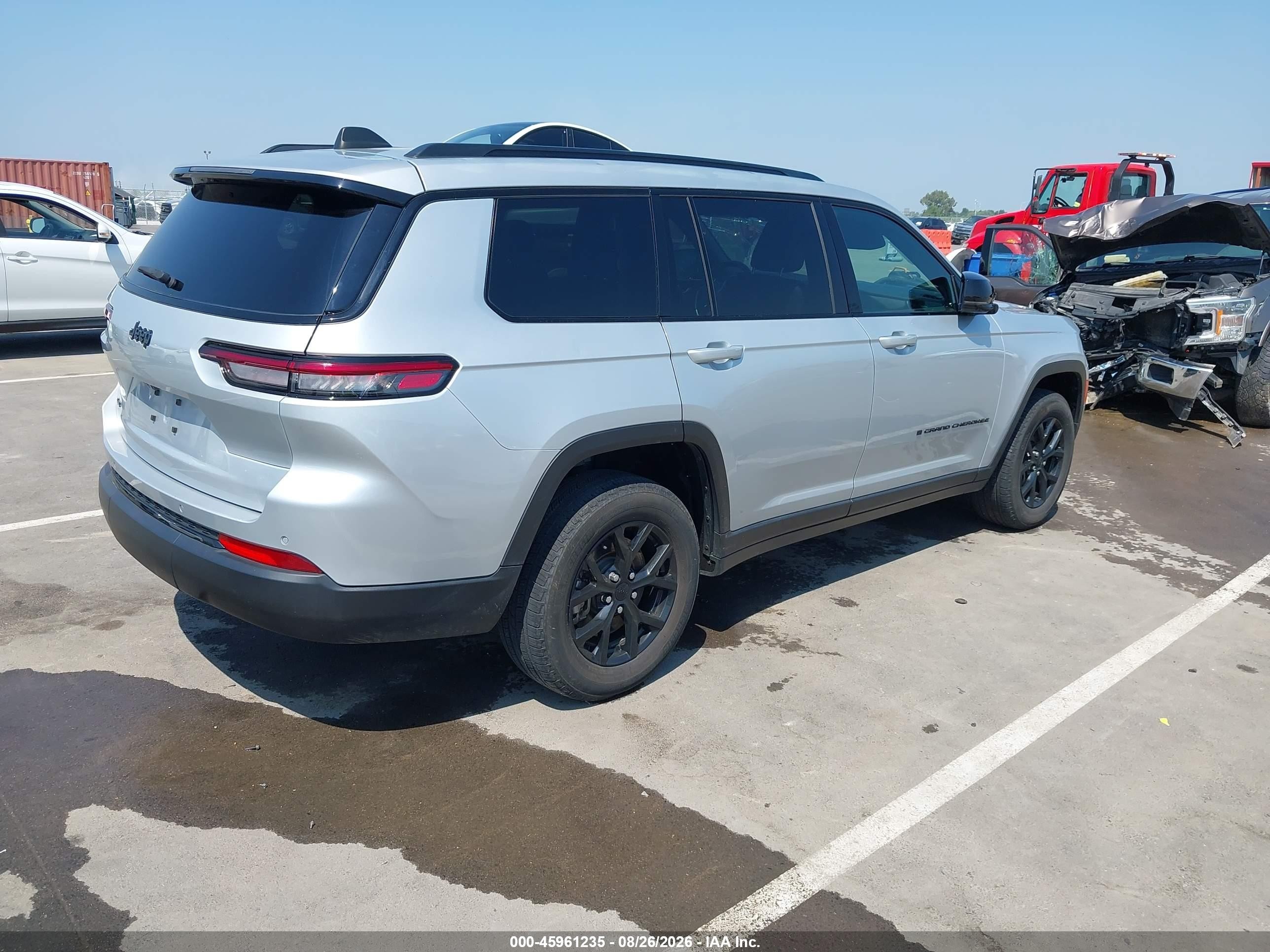 2024 Jeep Grand Cherokee L VIN 1C4RJKAG2R8501630 IAAI salvage auction — Hail, Wait Title, sold $13,600 on 2026-09-20 (photo 4)