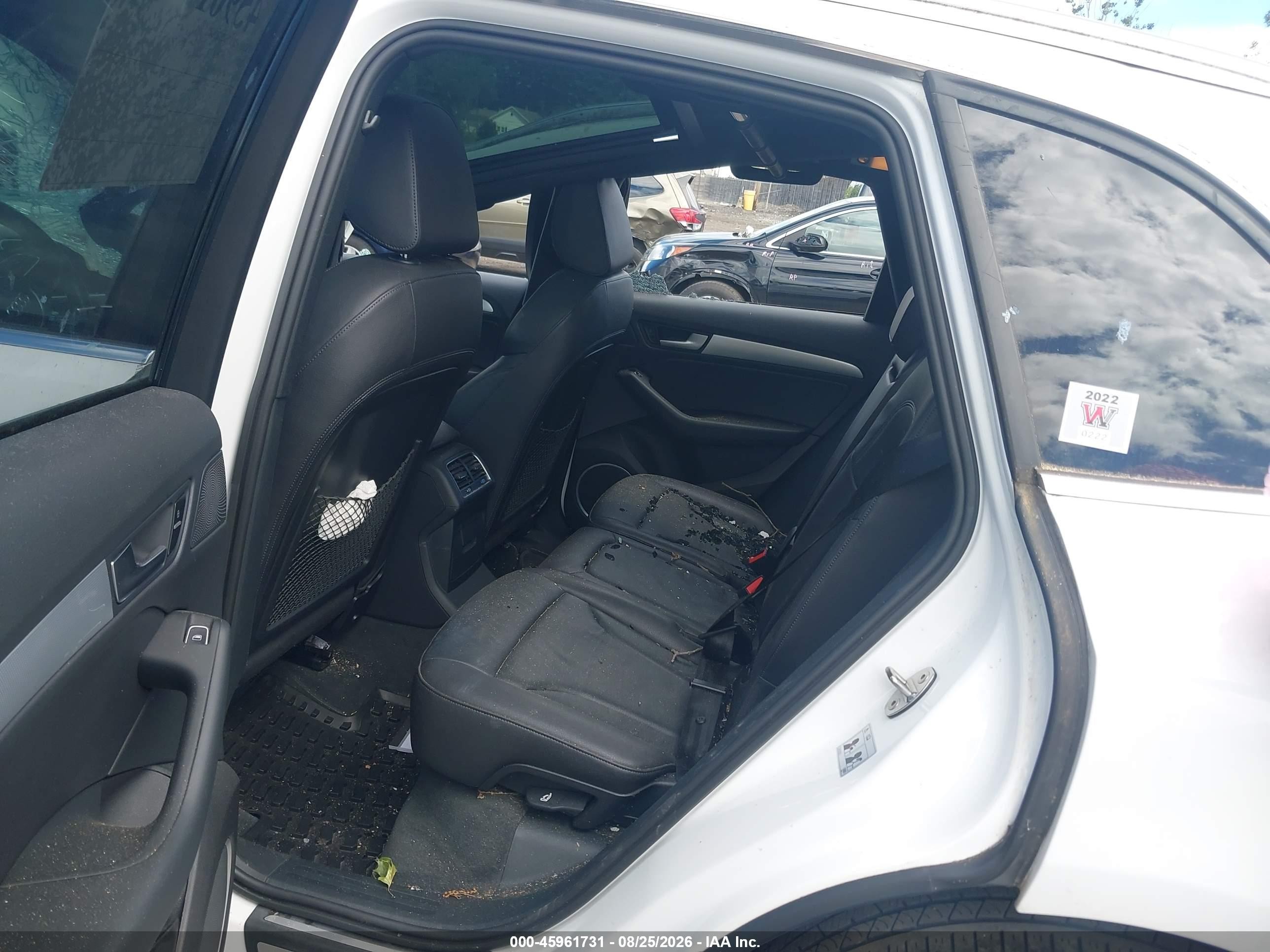 2017 Audi Q5 VIN WA1M2AFP2HA072873 IAAI salvage auction — Rollover, Salvage (Massachusetts), sold $2,450 on 2026-09-19 (photo 8)
