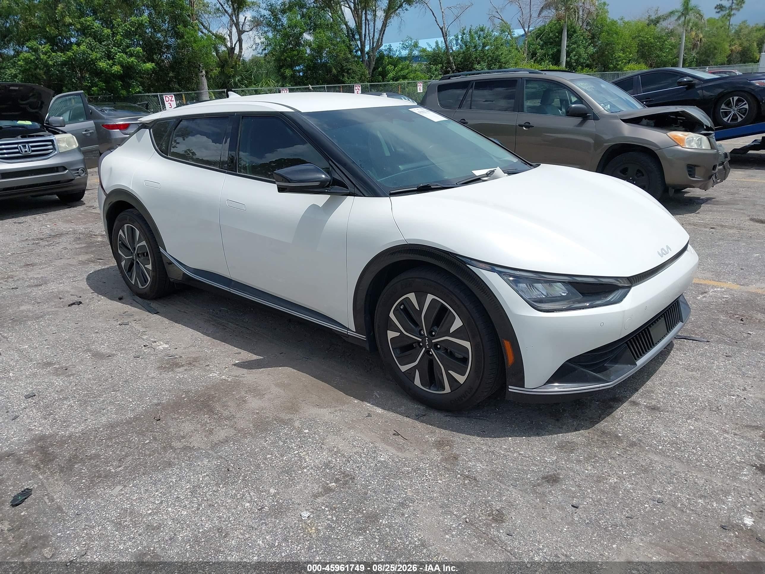 2022 Kia EV6 VIN KNDC34LA2N5047847 — IAAI salvage auction photo
