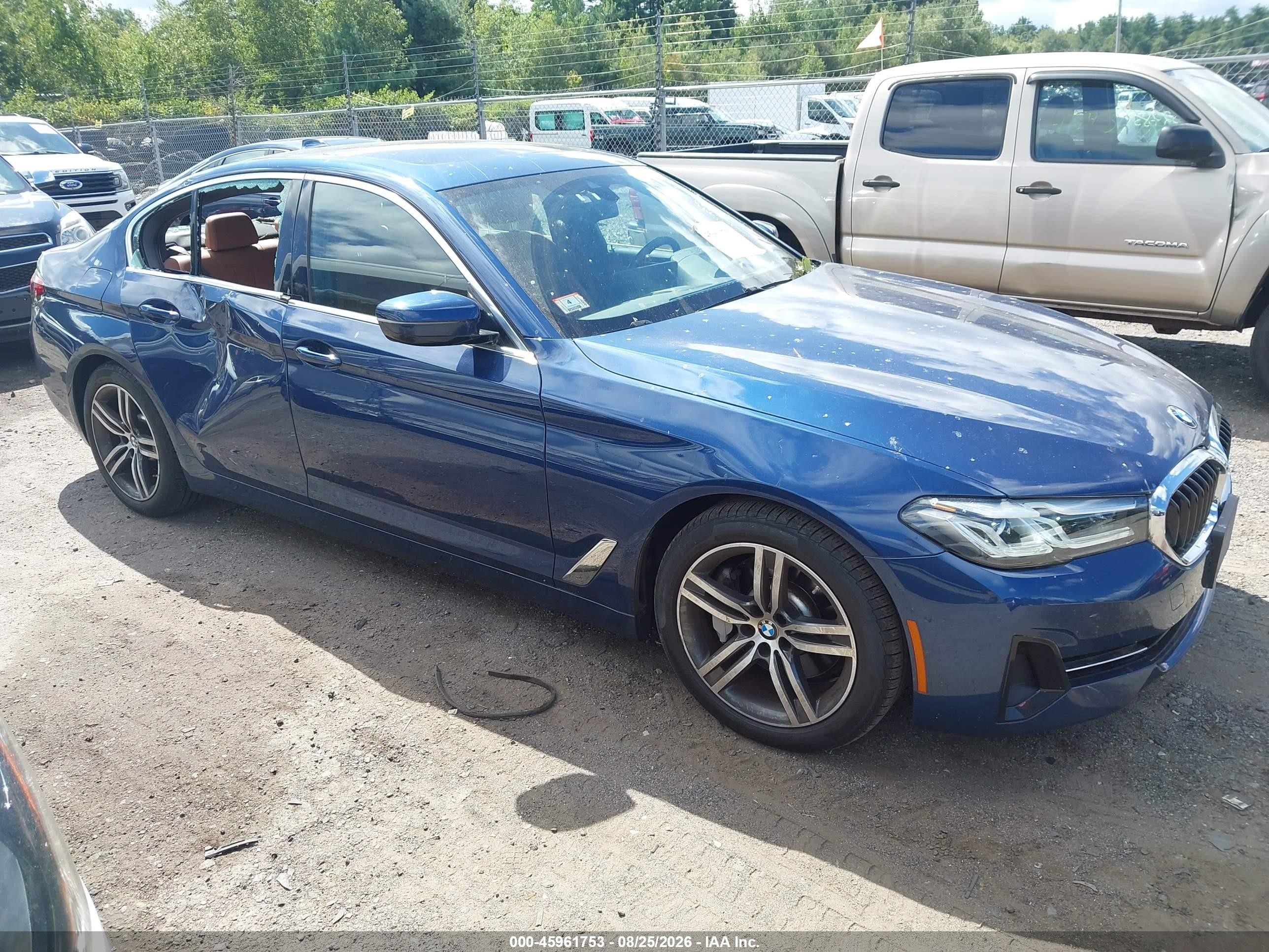 2021 BMW 5 Series VIN WBA13BJ05MWW98871 — IAAI salvage auction photo
