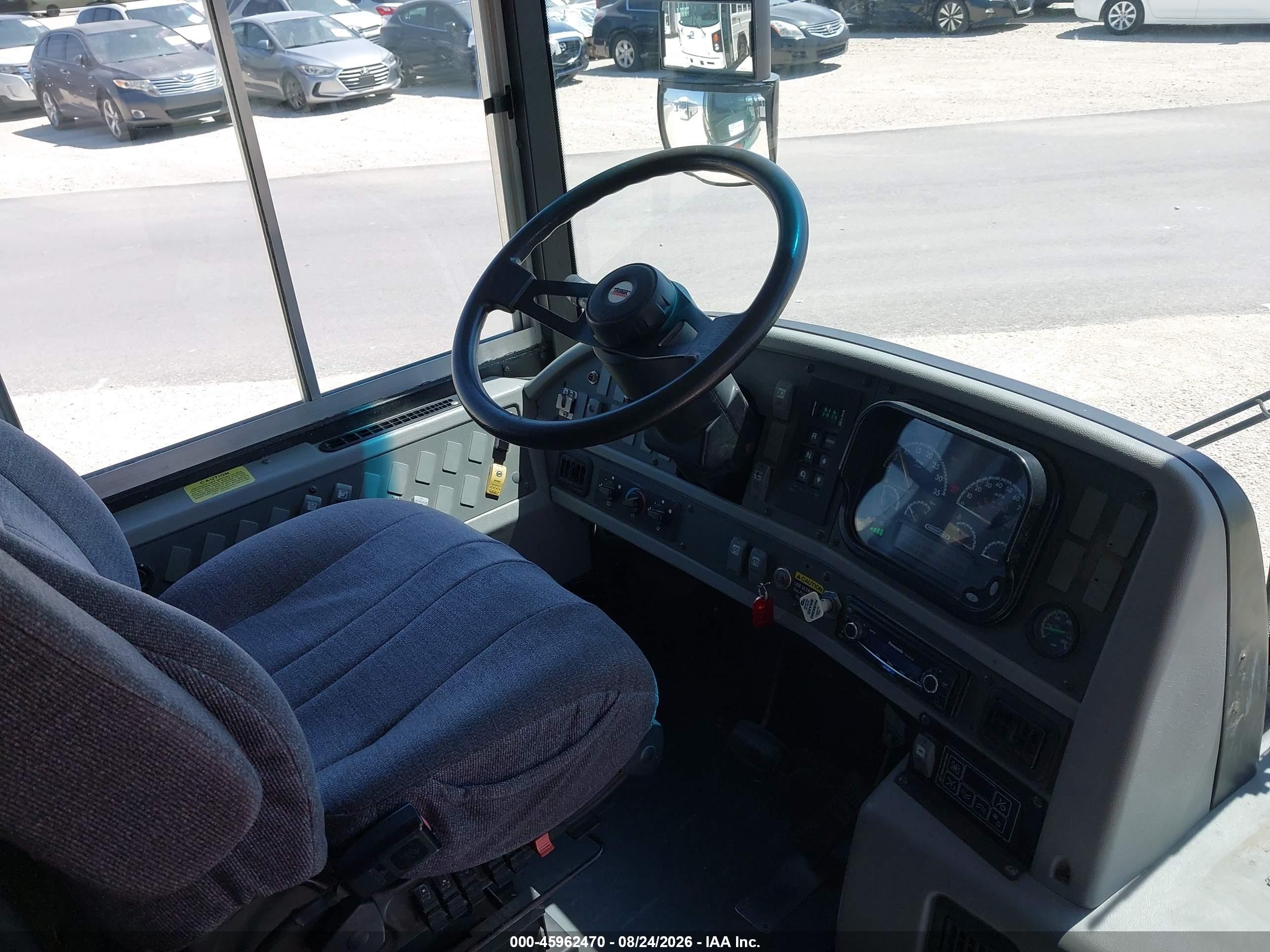 2013 Thomas Transit Bus VIN 1T7YU2E22D1152880 IAAI salvage auction — Normal Wear, Sf97 (Texas), sold $21,600 on 2026-09-16 (photo 5)