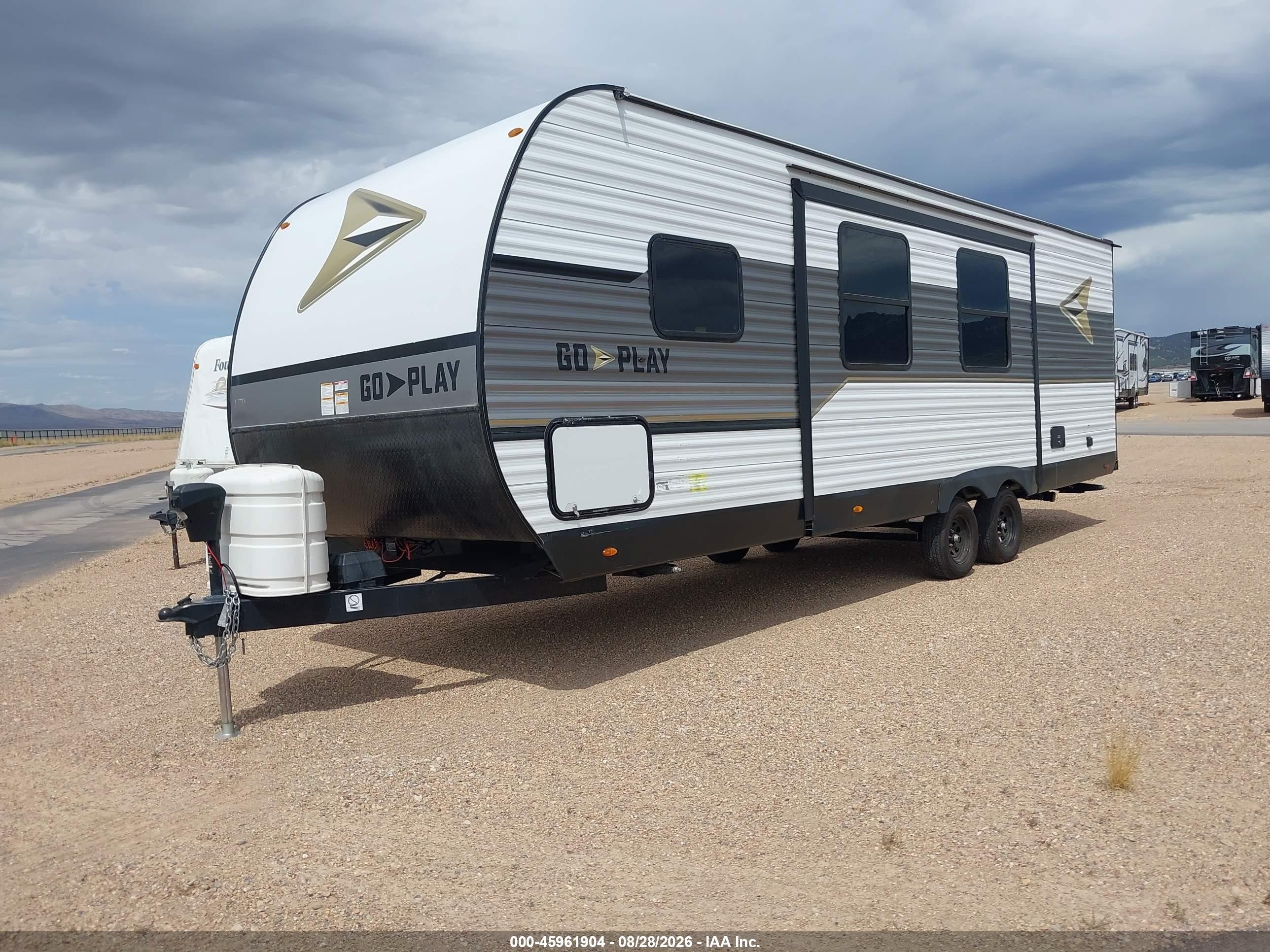 2024 Highland Ridge Go Play VIN 58TBP0BP2R77L3214 IAAI salvage auction — Side, Salvage (Utah), sold $8,100 on 2026-09-16 (photo 2)