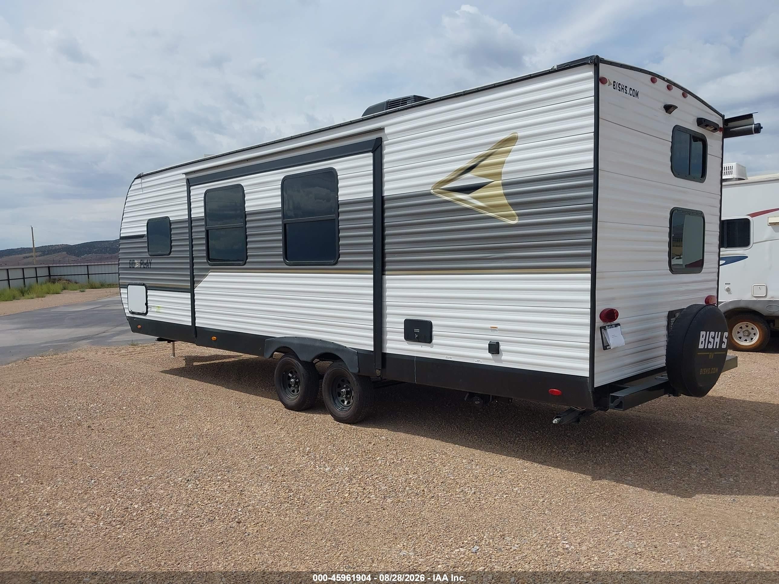 2024 Highland Ridge Go Play VIN 58TBP0BP2R77L3214 IAAI salvage auction — Side, Salvage (Utah), sold $8,100 on 2026-09-16 (photo 3)