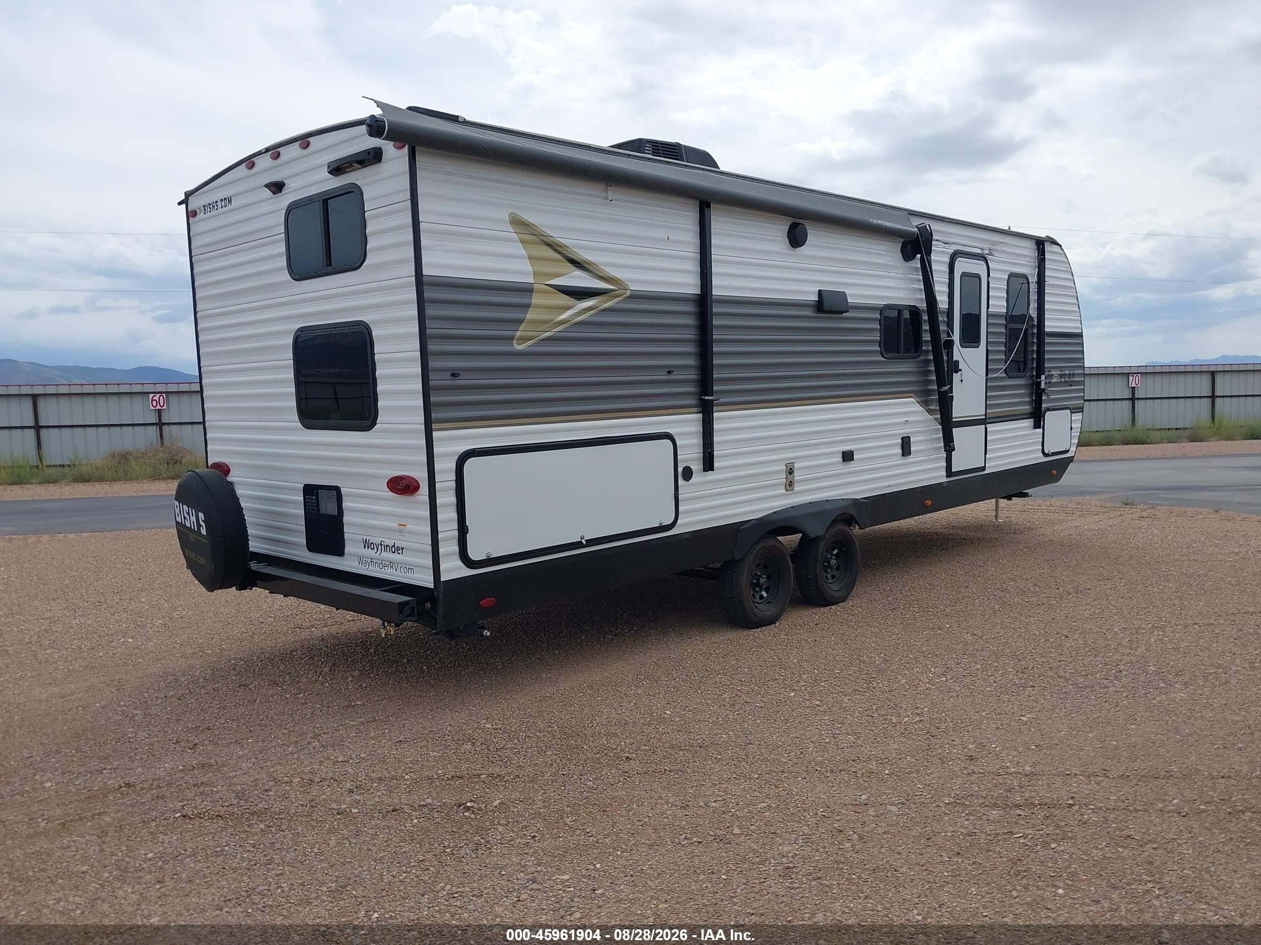 2024 Highland Ridge Go Play VIN 58TBP0BP2R77L3214 IAAI salvage auction — Side, Salvage (Utah), sold $8,100 on 2026-09-16 (photo 4)