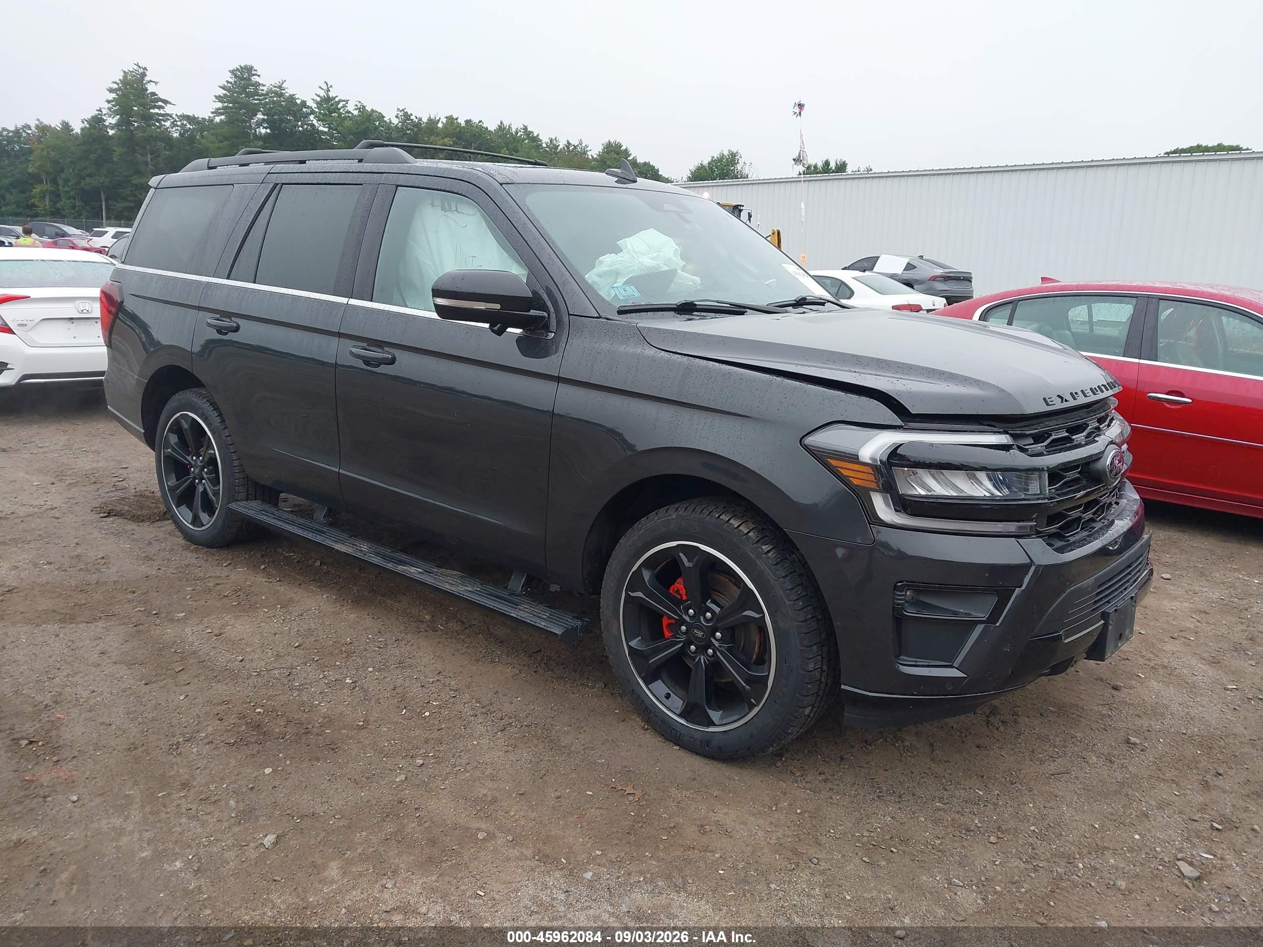 2022 Ford Expedition VIN 1FMJU2AT6NEA15931 — IAAI salvage auction photo