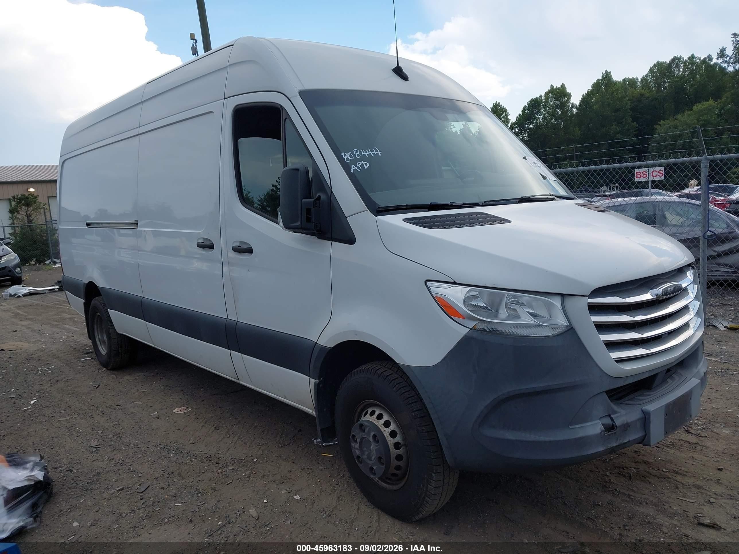 2019 Freightliner Sprinter VIN WDYPF4CD0KP030701 — IAAI salvage auction photo