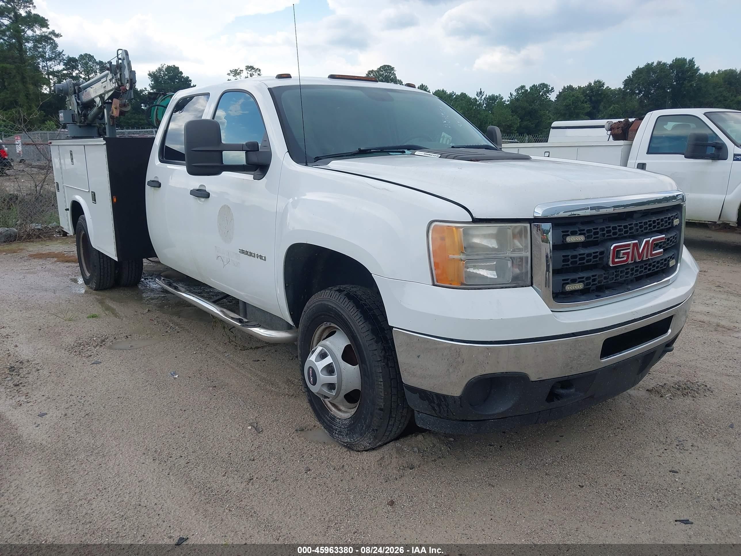 2012 GMC Sierra 3500 HD VIN 1GT422C8XCF227321 — IAAI salvage auction photo