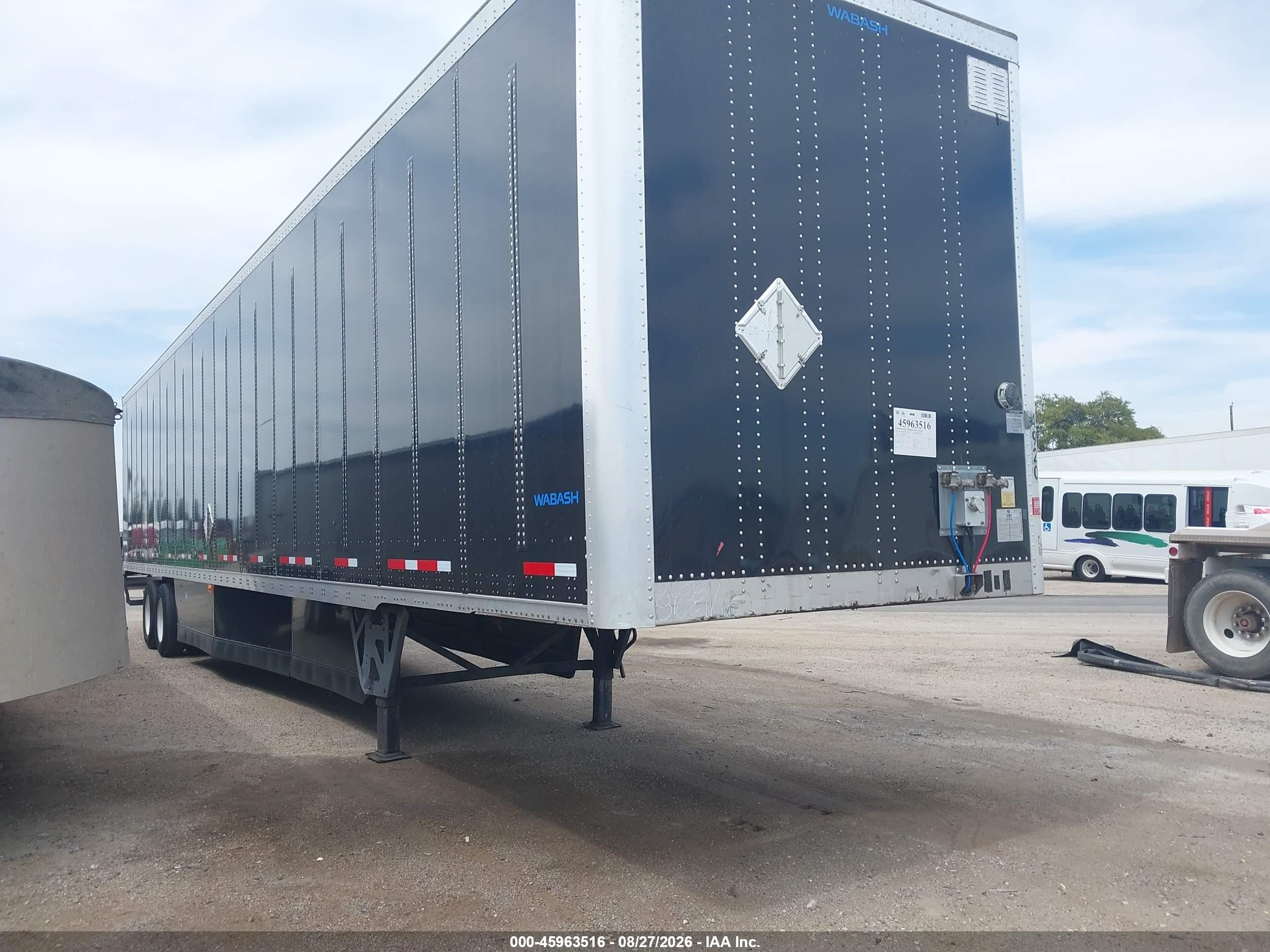 2023 Wabash National Corp Unknown VIN 1JJV532D6PL364352 — IAAI salvage auction photo