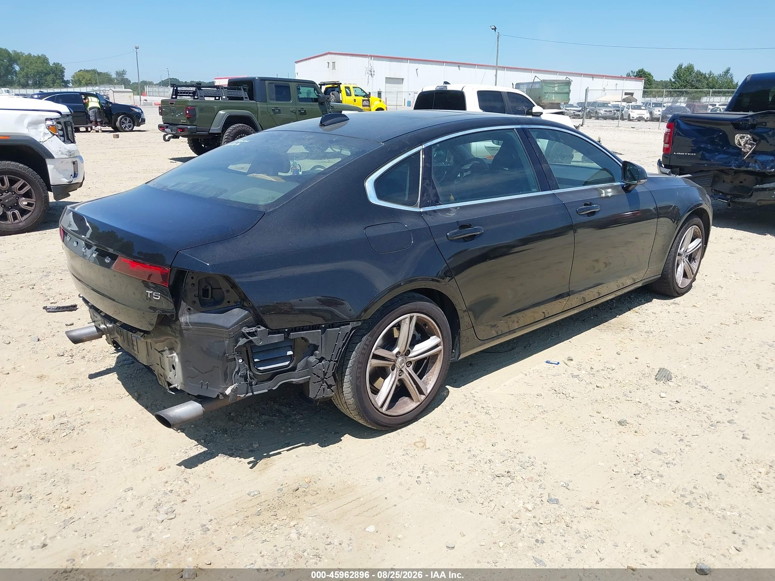 2018 Volvo S90 VIN LVY982AK9JP021524 IAAI salvage auction — Rear End, Salvage (Georgia), sold $5,200 on 2026-10-07 (photo 4)