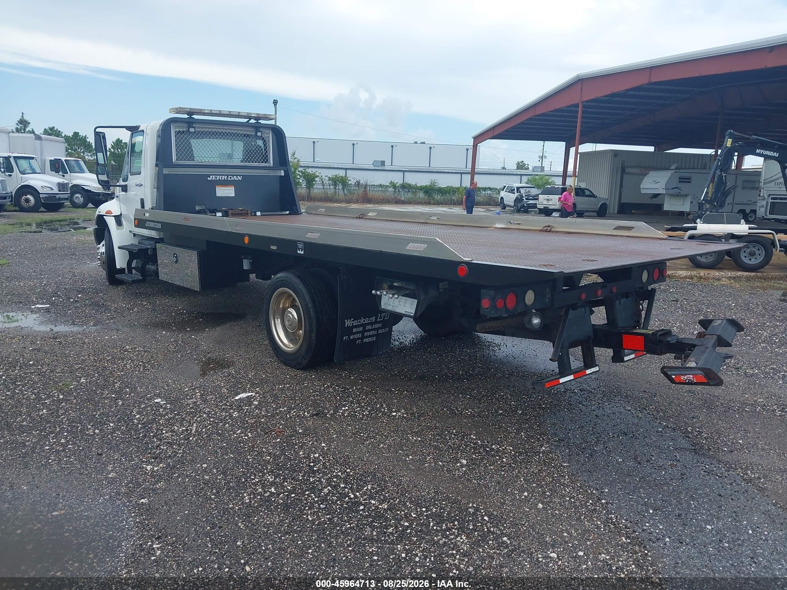2009 International 4000-Series VIN 1HTJTSKL89H050922 IAAI salvage auction — Normal Wear, Clear (Florida), sold $12,950 on 2026-08-31 (photo 3)