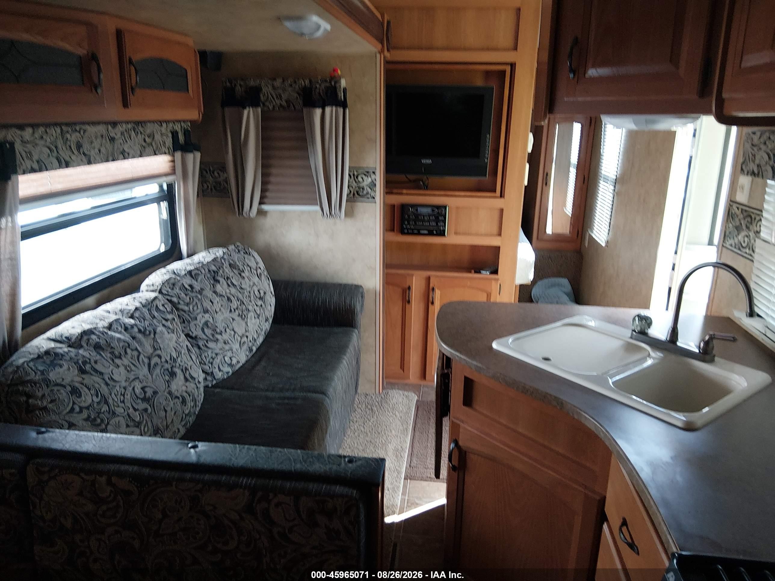 2010 Keystone Rv Hornet VIN 4YDT26R2XA7202929 IAAI salvage auction — Water/Flood, Salvage (West Virginia), sold $2,300 on 2026-09-24 (photo 5)