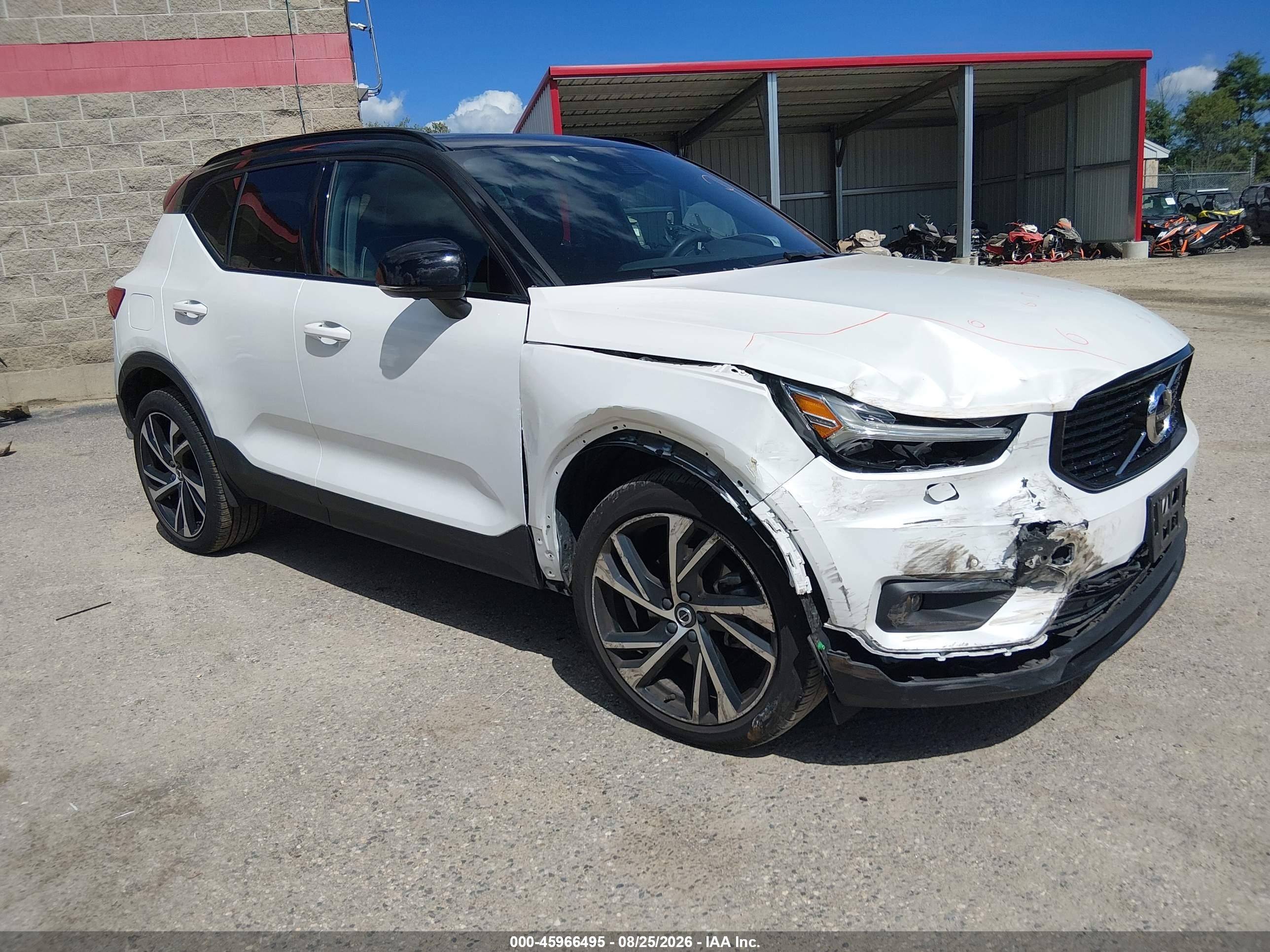2021 Volvo XC40 VIN YV4162UM5M2611533 — IAAI salvage auction photo