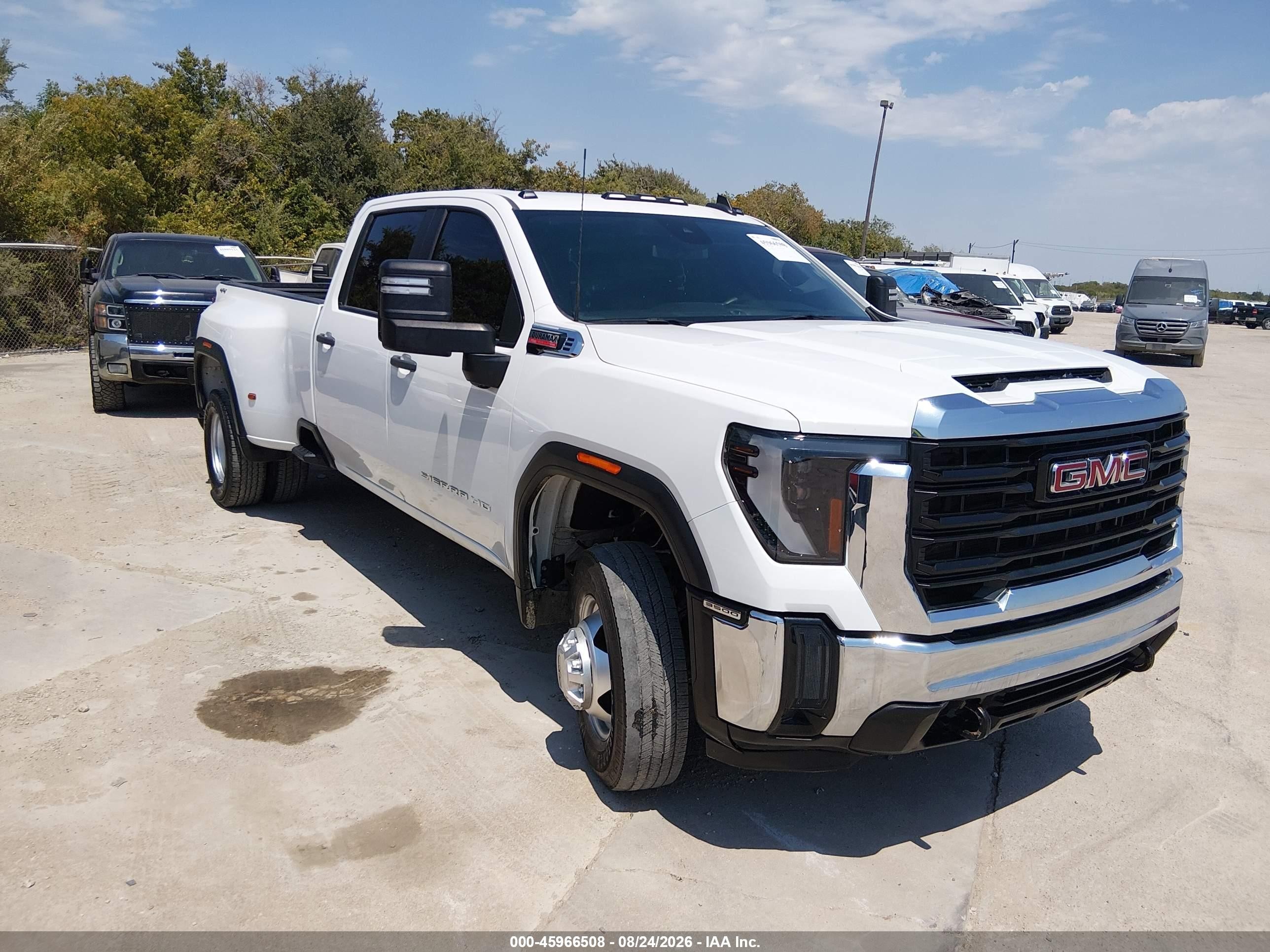 2024 GMC Sierra 3500 HD VIN 1GT49SEY6RF414976 — IAAI salvage auction photo