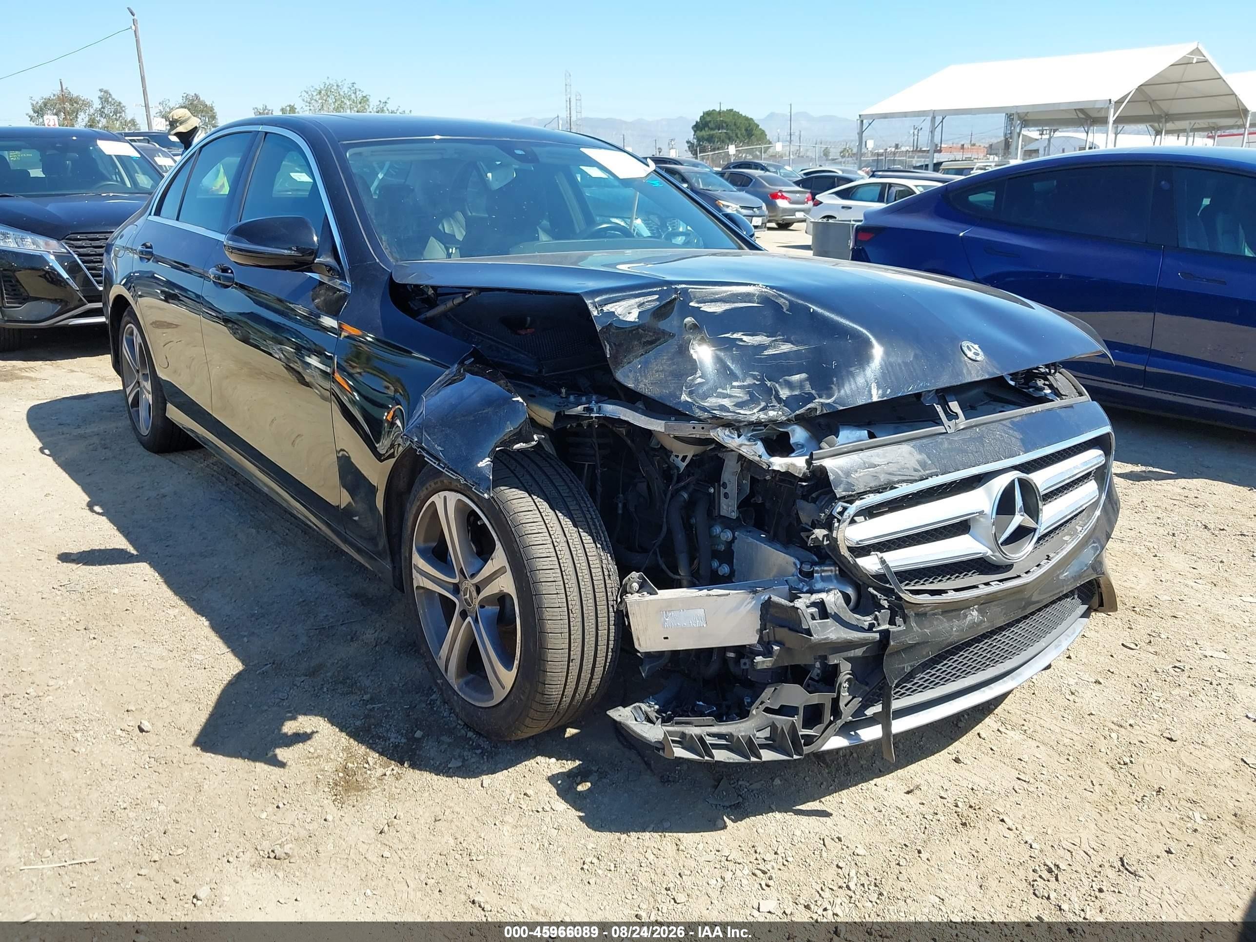 2019 Mercedes-Benz E-Class VIN WDDZF4JB5KA678940 — IAAI salvage auction photo