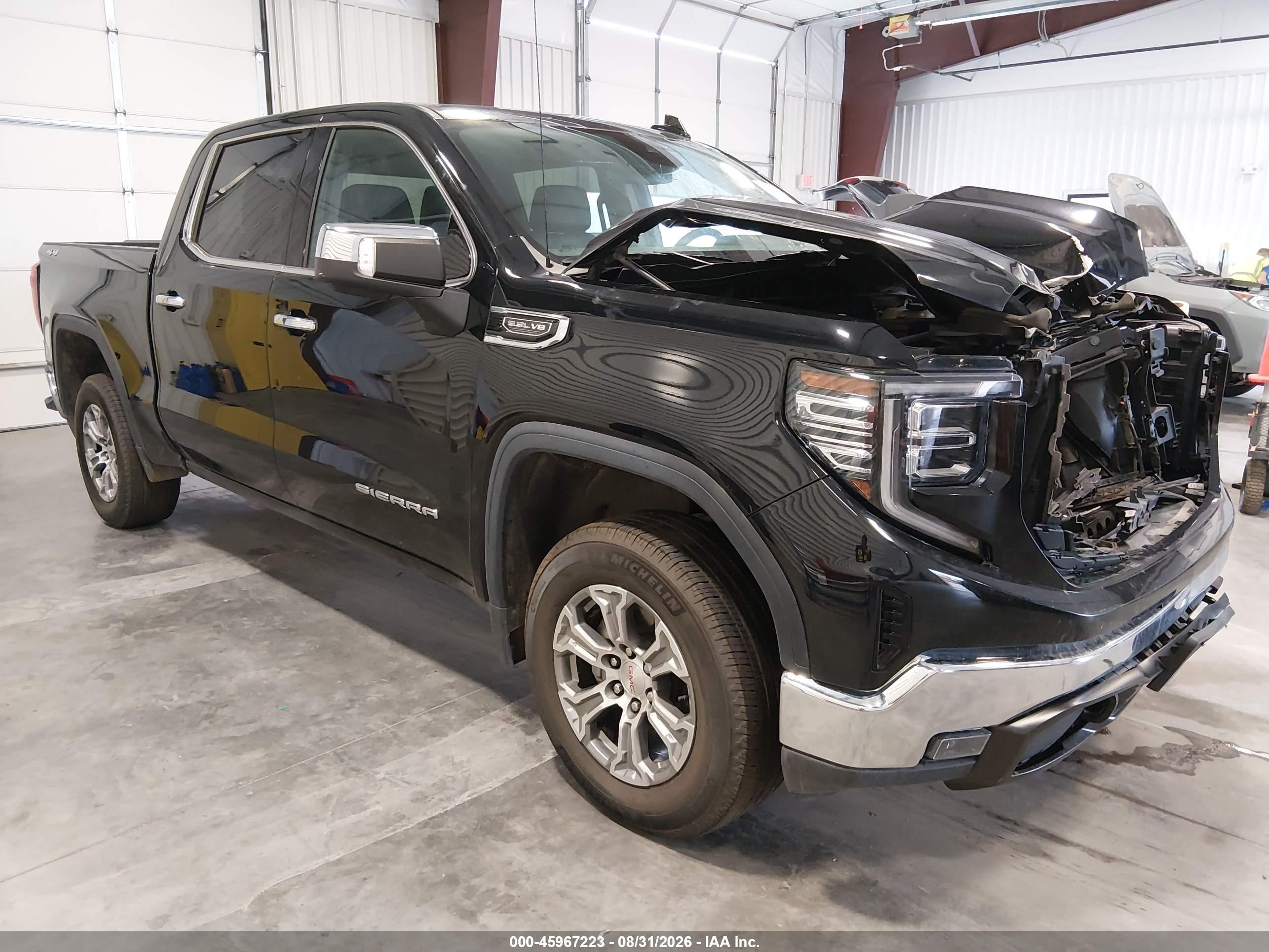 2025 GMC Sierra 1500 VIN 3GTUUDED5SG196170 — IAAI salvage auction photo