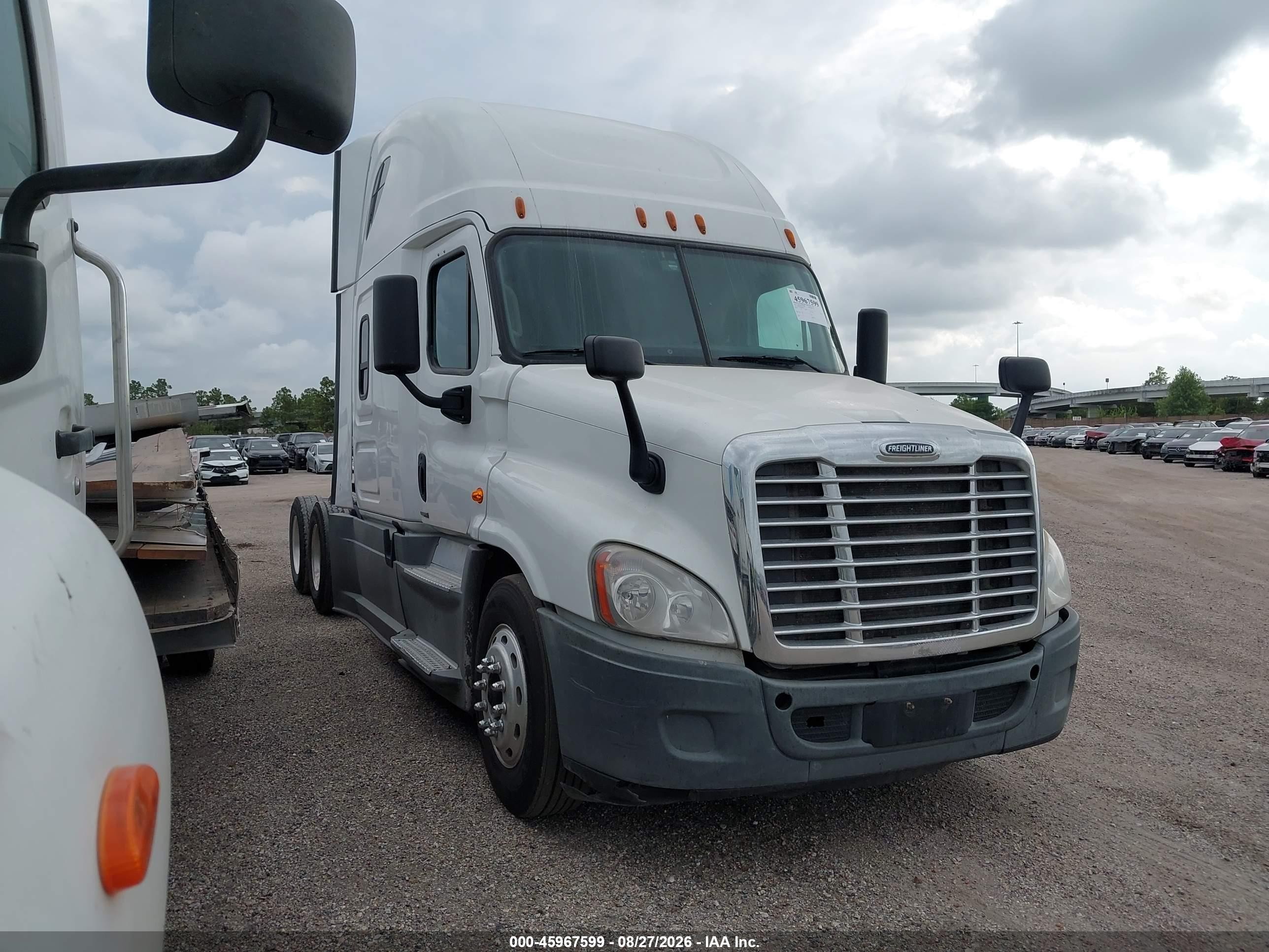 2019 Freightliner Cascadia 125 VIN 1FUJGLDR8KLKD8520 — IAAI salvage auction photo