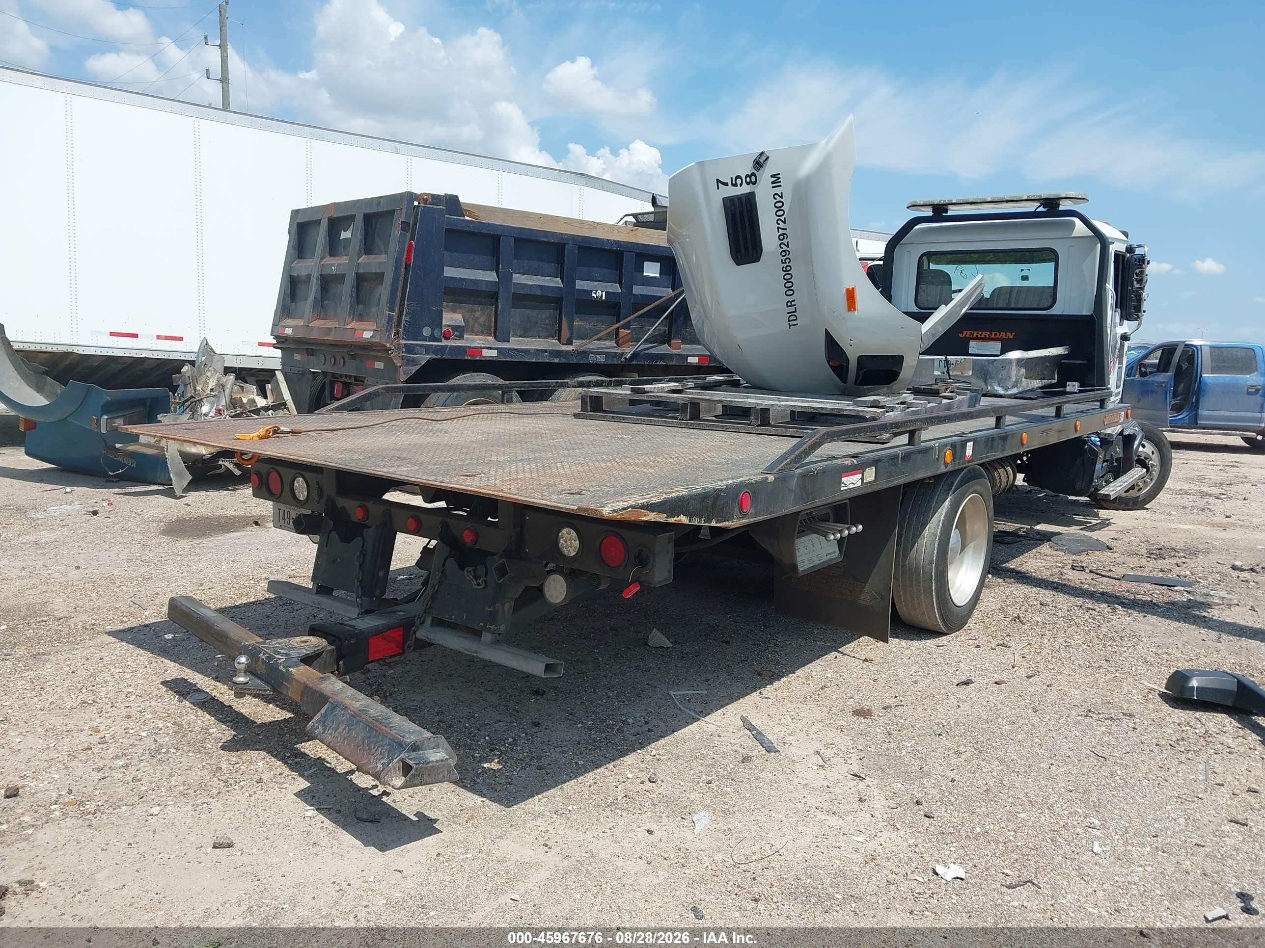 2023 Mack Md VIN 1M2MDBAAXPS008321 IAAI salvage auction — Front End, Salvage (Texas), sold $22,500 on 2026-09-18 (photo 4)