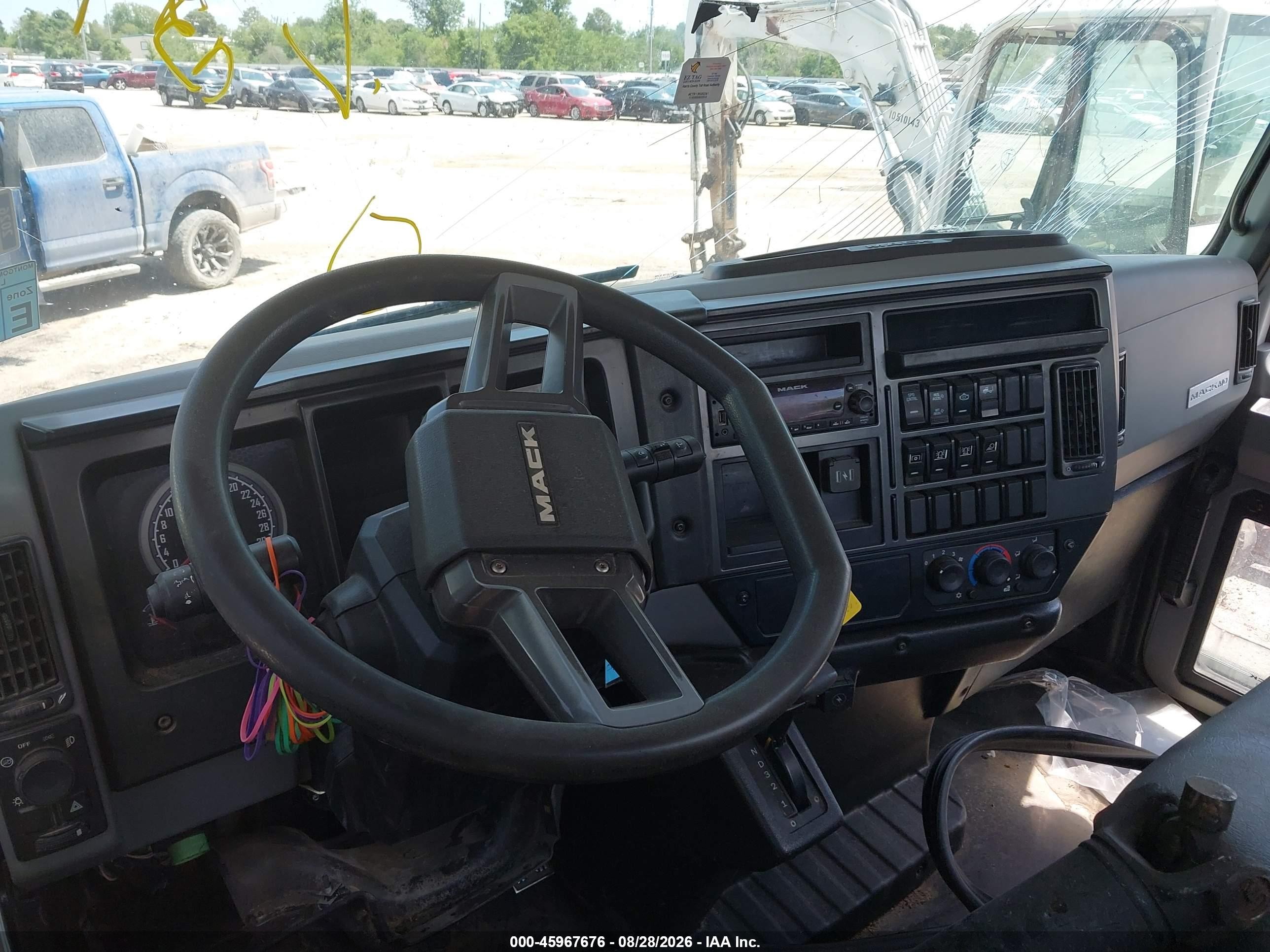 2023 Mack Md VIN 1M2MDBAAXPS008321 IAAI salvage auction — Front End, Salvage (Texas), sold $22,500 on 2026-09-18 (photo 6)