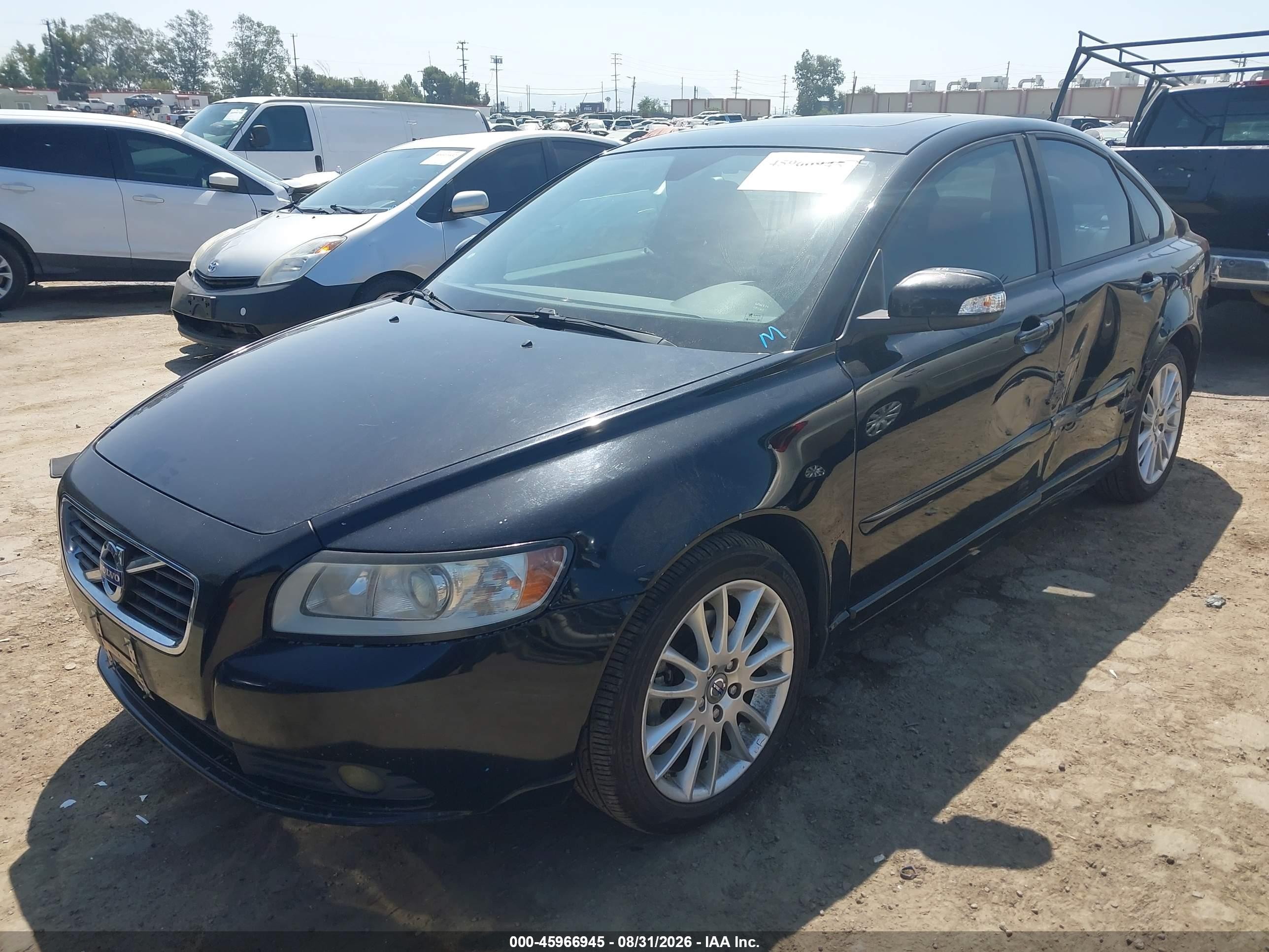 2011 Volvo S40 VIN YV1672MS7B2542372 IAAI salvage auction — Side, Salvage (California), sold $850 on 2026-09-14 (photo 2)
