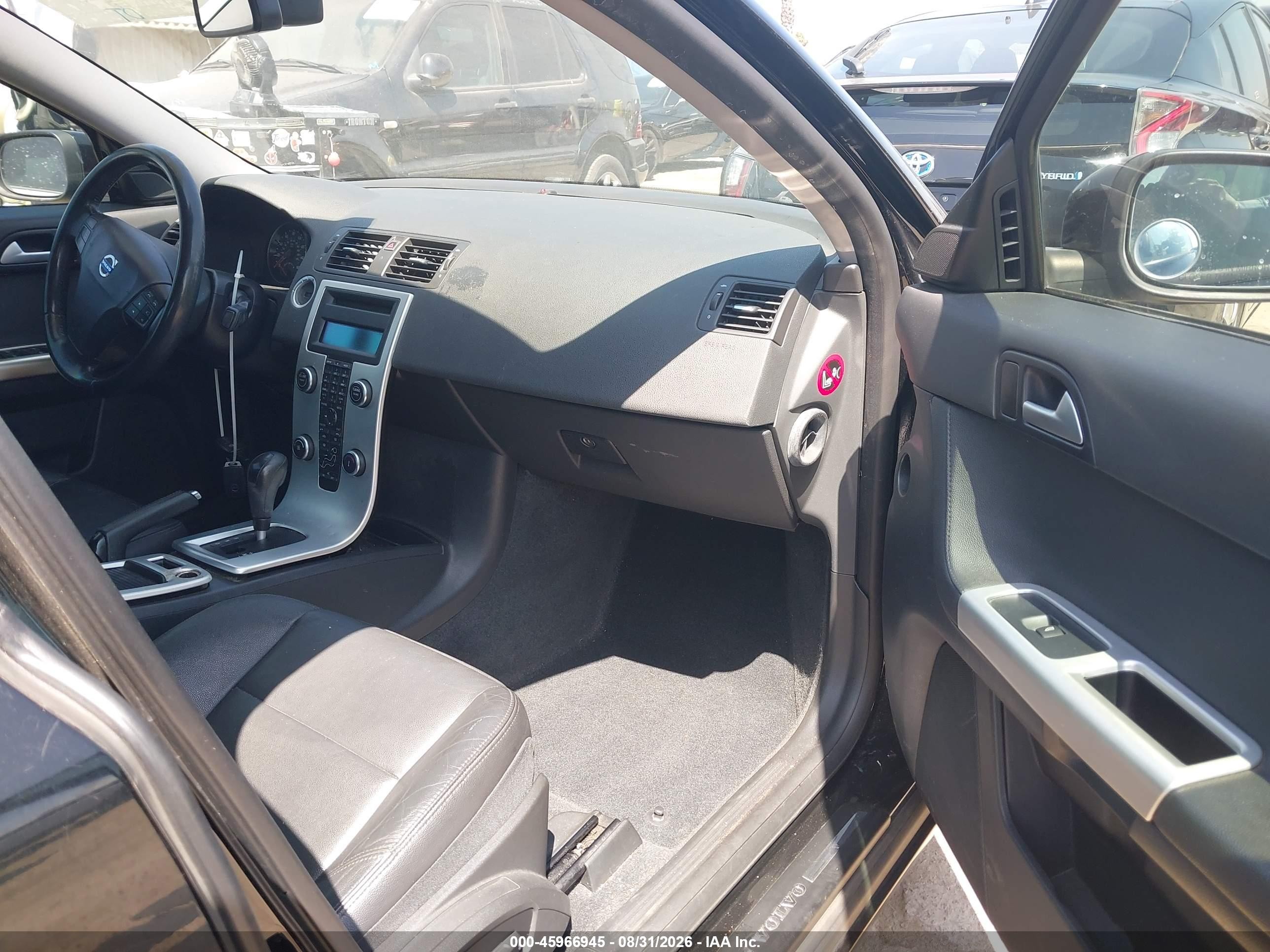 2011 Volvo S40 VIN YV1672MS7B2542372 IAAI salvage auction — Side, Salvage (California), sold $850 on 2026-09-14 (photo 5)