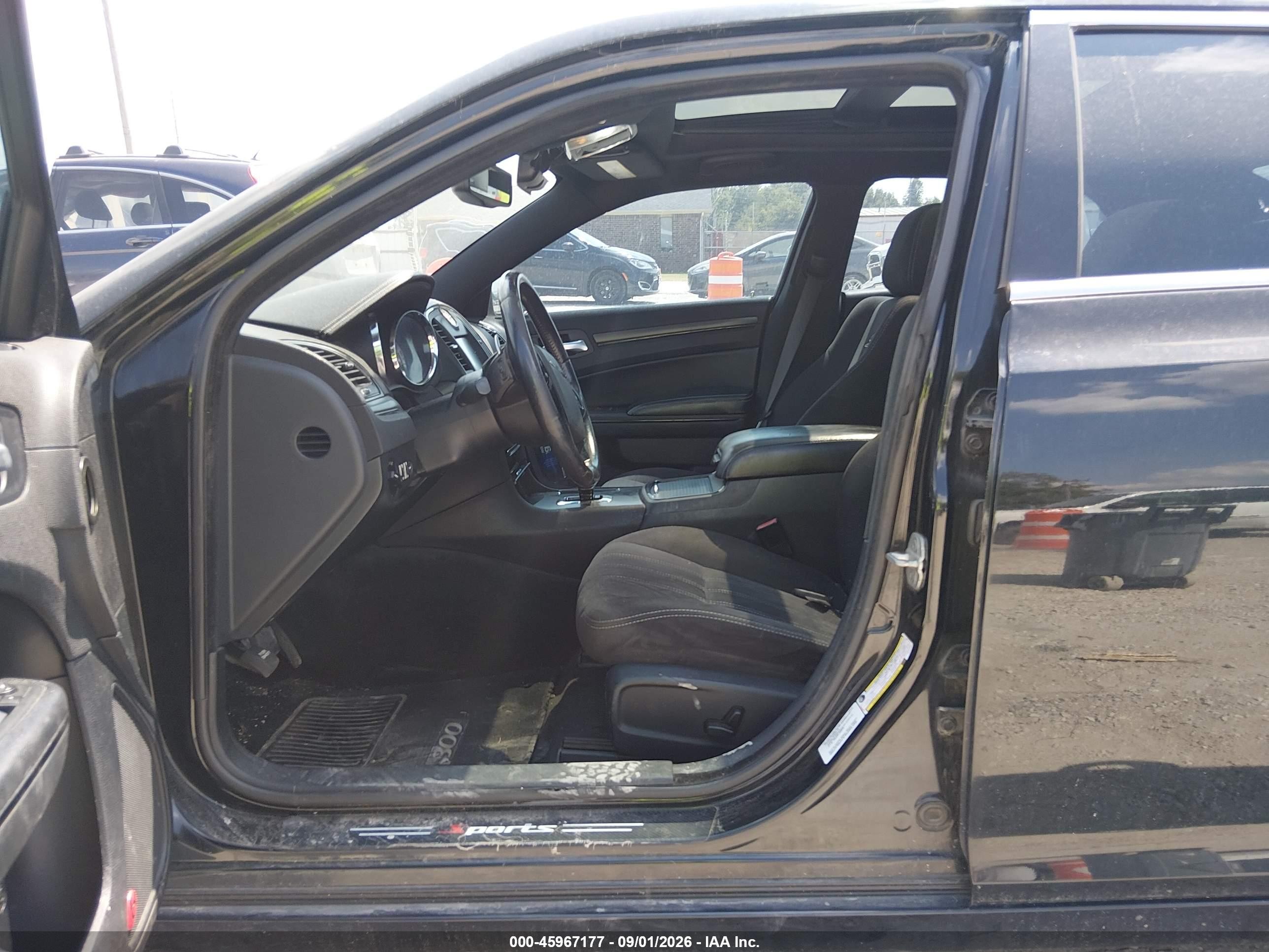 2012 Chrysler 300 VIN 2C3CCABG4CH157264 IAAI salvage auction — Normal Wear, Clear (Missouri), sold $875 on 2026-09-10 (photo 5)