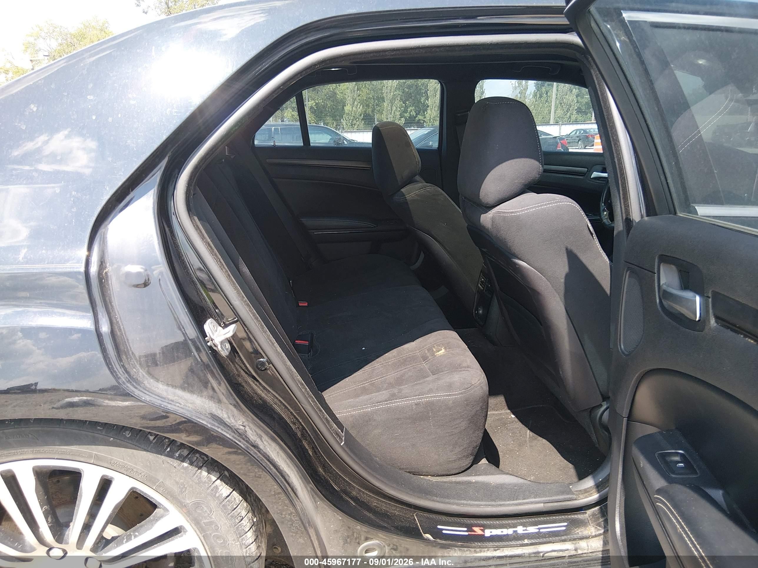 2012 Chrysler 300 VIN 2C3CCABG4CH157264 IAAI salvage auction — Normal Wear, Clear (Missouri), sold $875 on 2026-09-10 (photo 8)