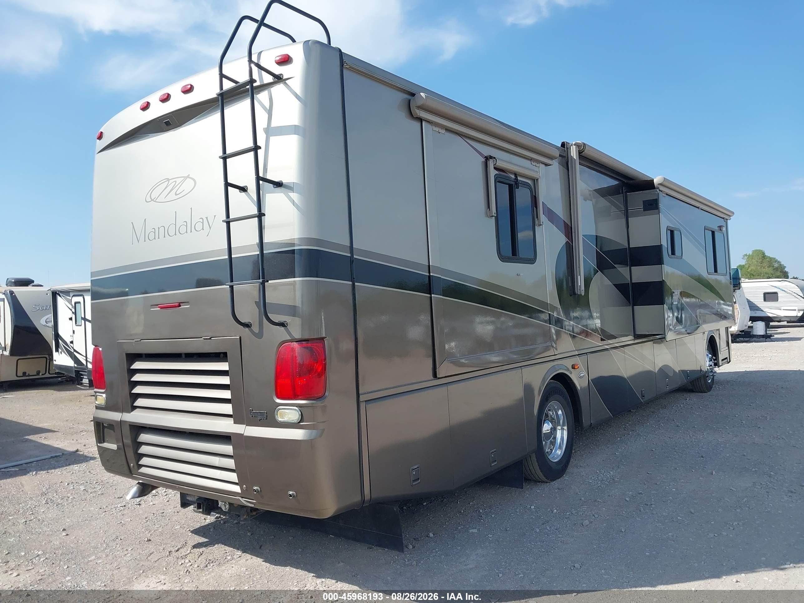2004 Freightliner Chassis VIN 4UZABFBS64CM63051 IAAI salvage auction — Hail, Rebuilt (Oklahoma), sold $32,000 on 2026-09-10 (photo 4)