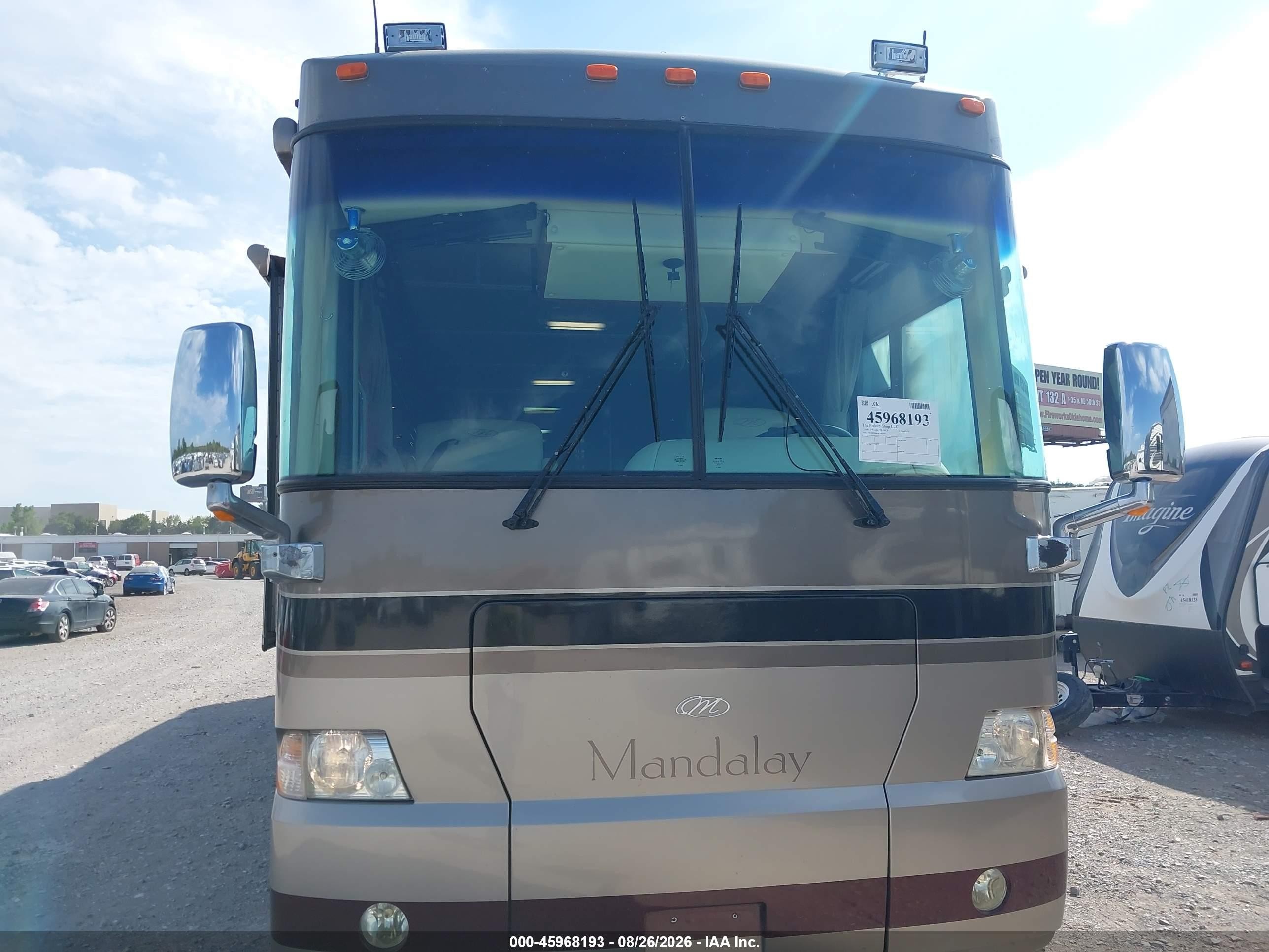 2004 Freightliner Chassis VIN 4UZABFBS64CM63051 IAAI salvage auction — Hail, Rebuilt (Oklahoma), sold $32,000 on 2026-09-10 (photo 6)