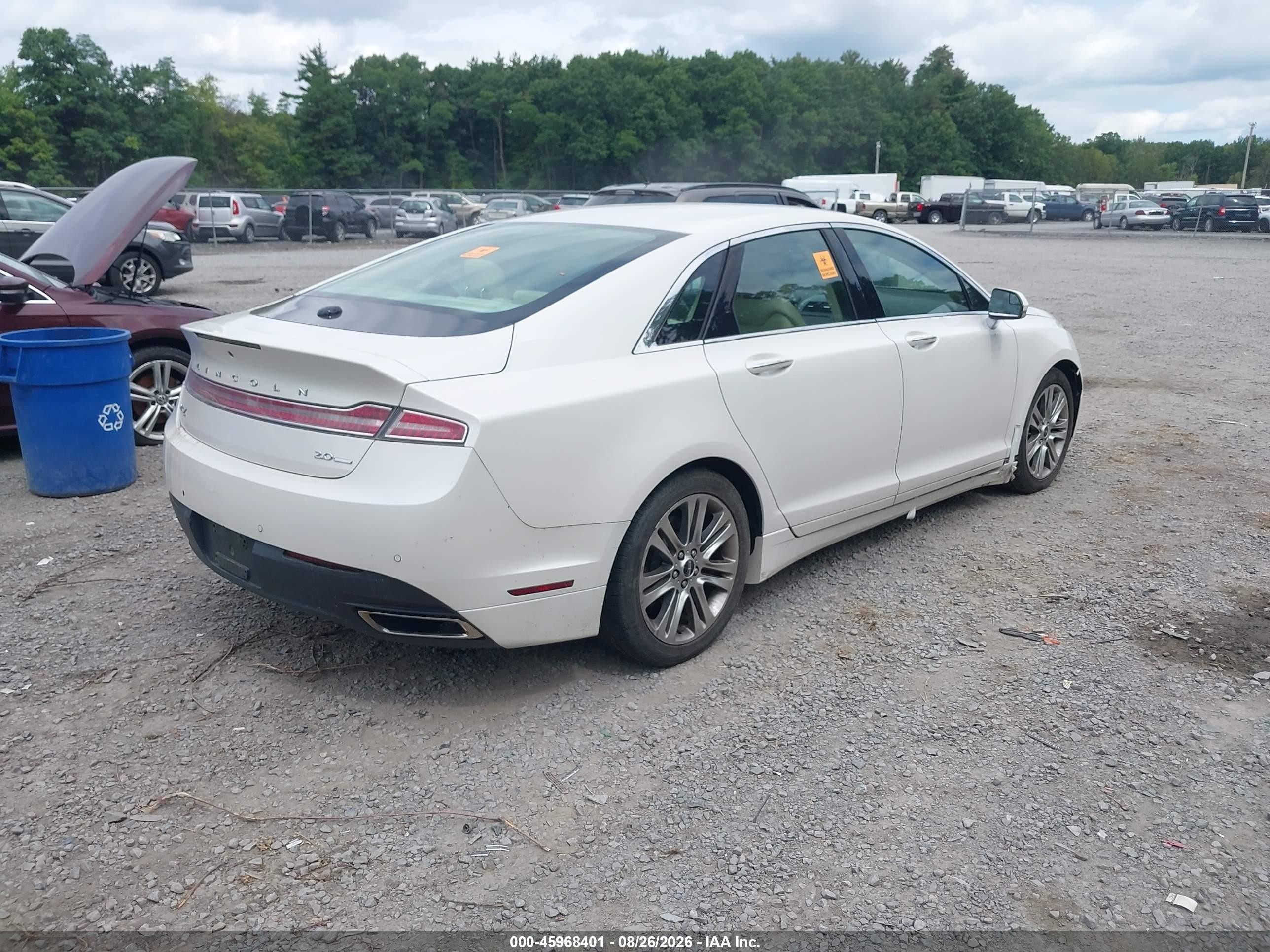 2013 Lincoln MKZ VIN 3LN6L2G98DR823598 IAAI salvage auction — Biohazard/Chemical, Mv-907A (New York), sold $800 on 2026-09-10 (photo 4)