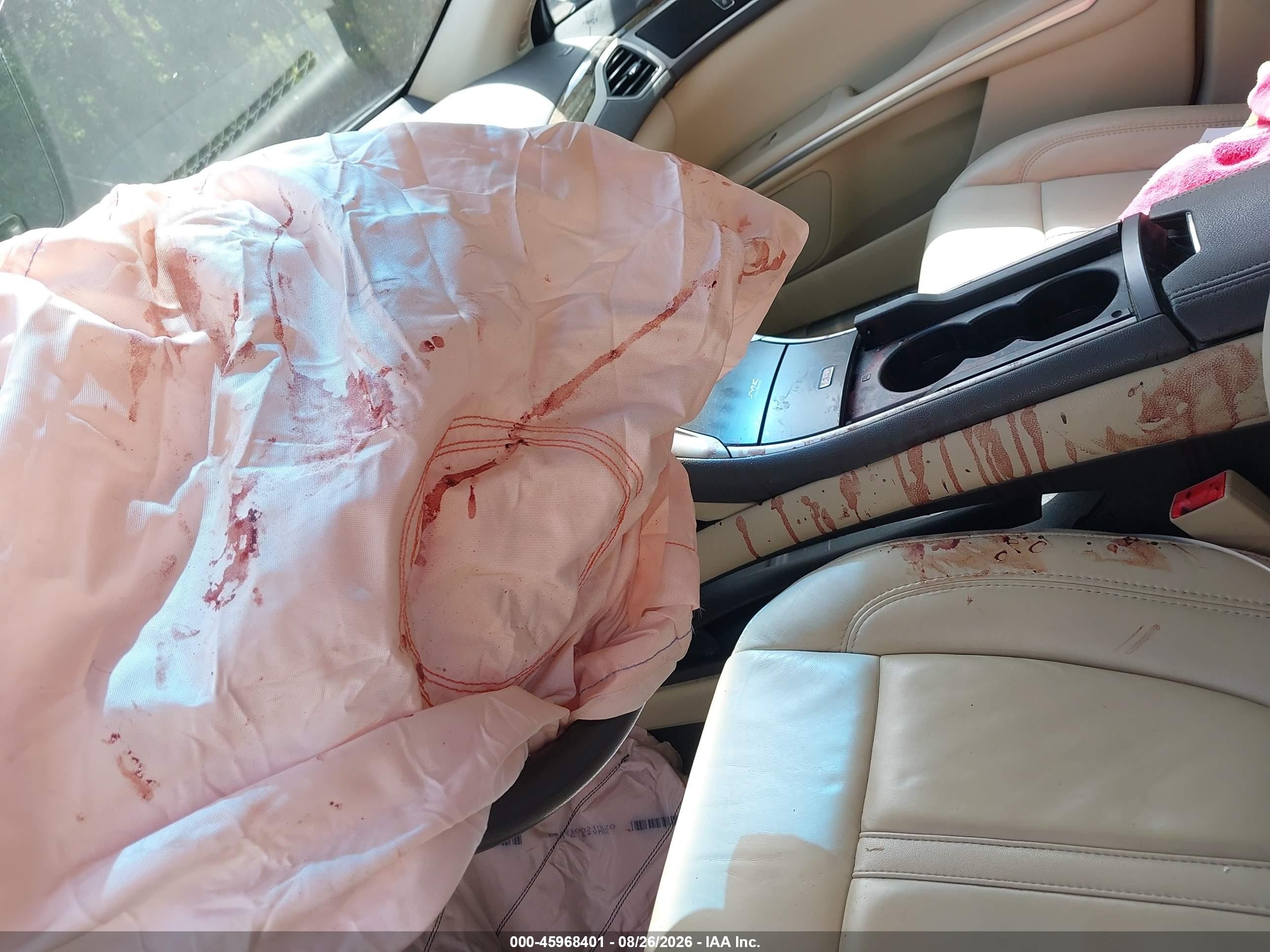 2013 Lincoln MKZ VIN 3LN6L2G98DR823598 IAAI salvage auction — Biohazard/Chemical, Mv-907A (New York), sold $800 on 2026-09-10 (photo 6)