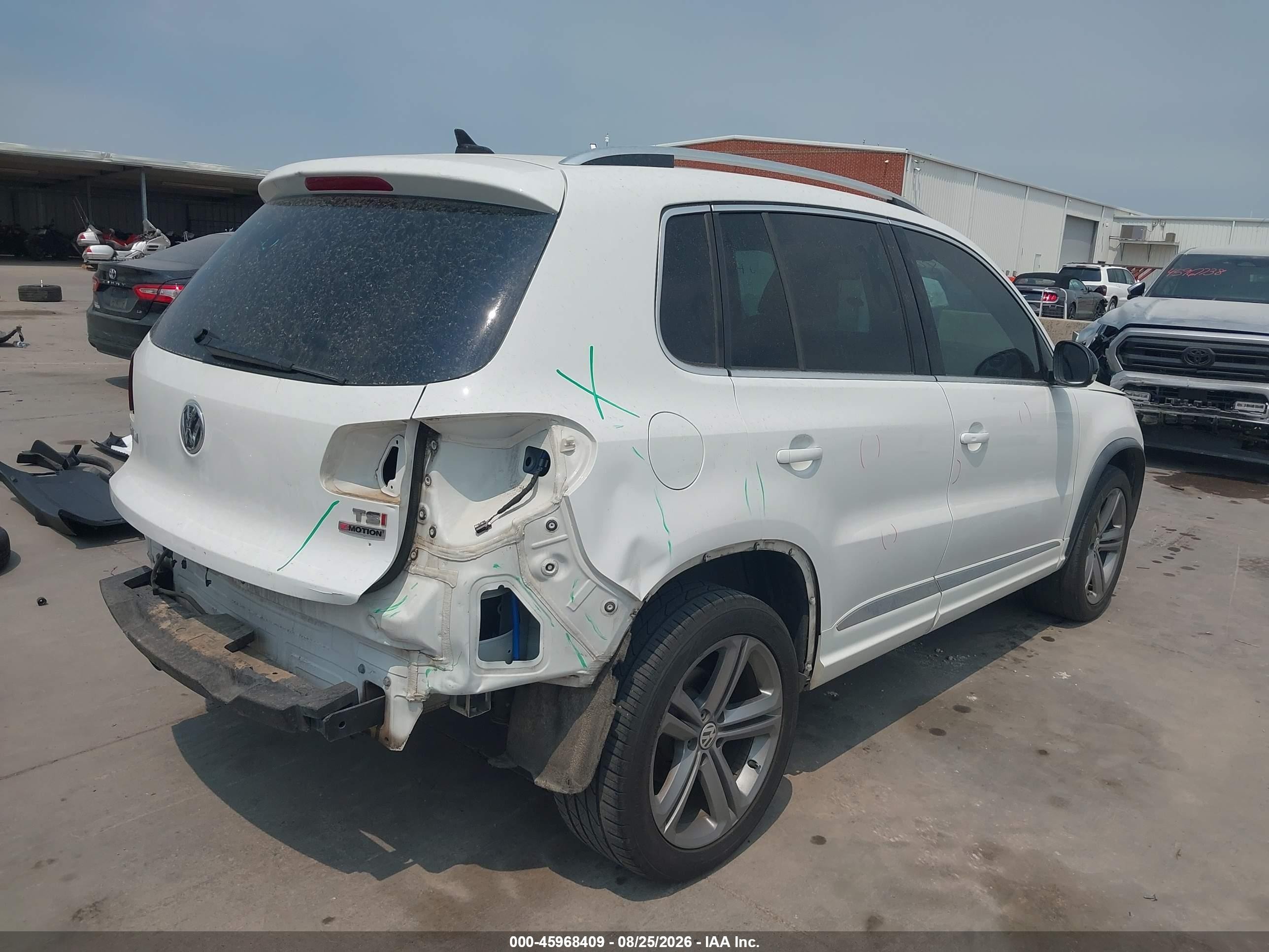 2017 Volkswagen Tiguan VIN WVGUV7AX5HK018058 IAAI salvage auction — Rear End, Salvage (Texas), sold $3,400 on 2026-09-18 (photo 4)