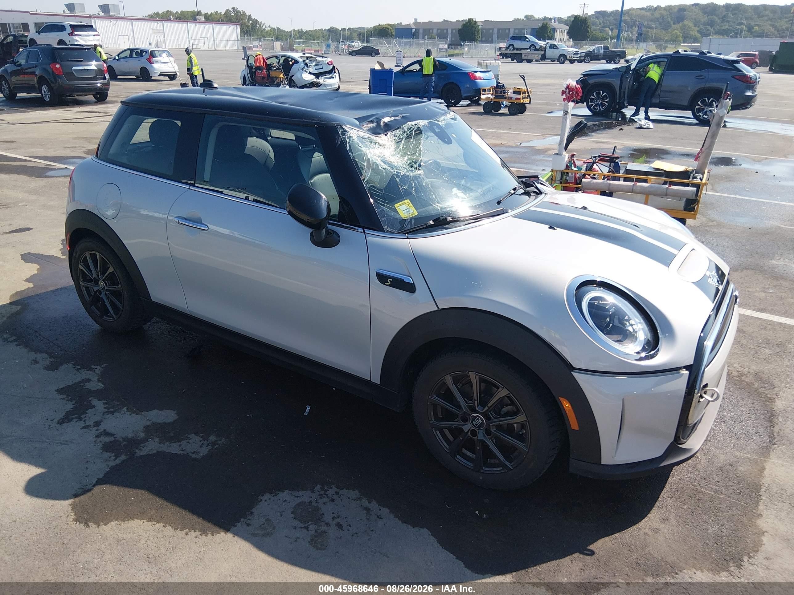 2022 Mini Hard top VIN WMW13DJ09N2R46186 IAAI salvage auction — Top/Roof, Salvage (Missouri), sold $4,450 on 2026-09-20 (photo 1)