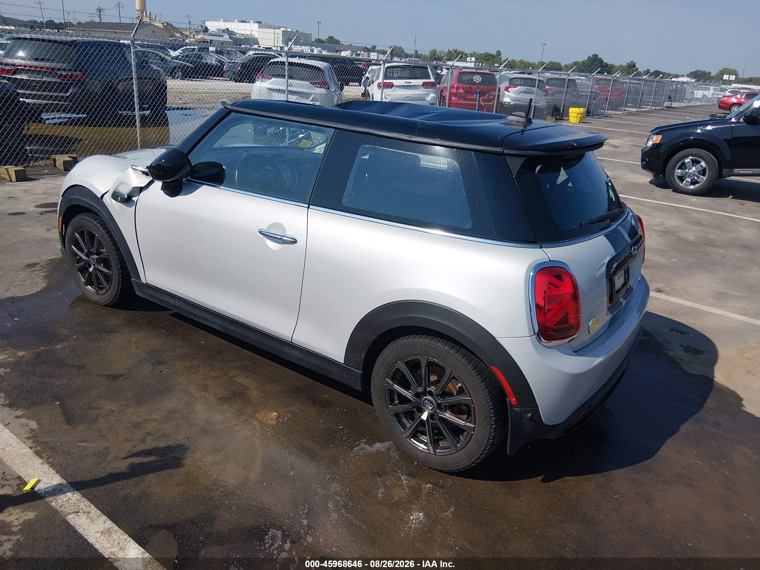 2022 Mini Hard top VIN WMW13DJ09N2R46186 IAAI salvage auction — Top/Roof, Salvage (Missouri), sold $4,450 on 2026-09-20 (photo 3)