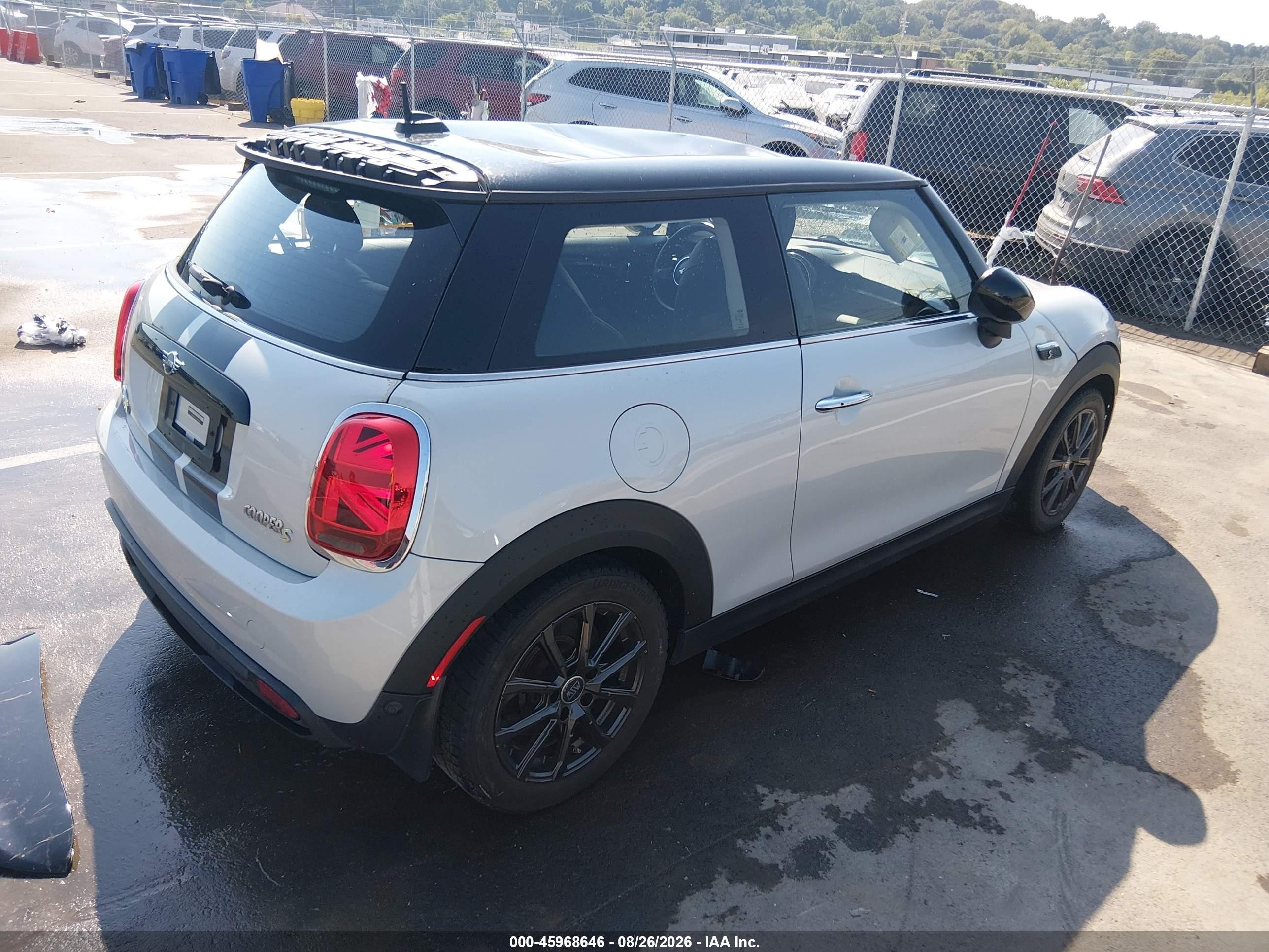 2022 Mini Hard top VIN WMW13DJ09N2R46186 IAAI salvage auction — Top/Roof, Salvage (Missouri), sold $4,450 on 2026-09-20 (photo 4)