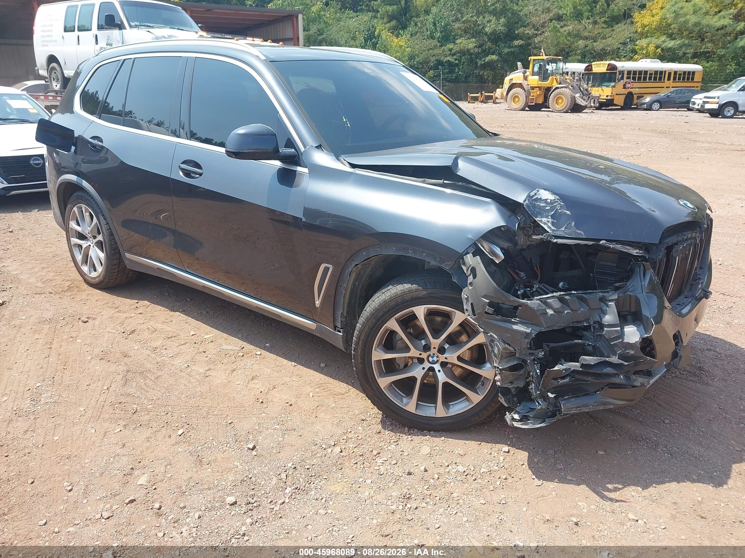 2021 BMW X5 VIN 5UXCR4C09M9H48061 — IAAI salvage auction photo