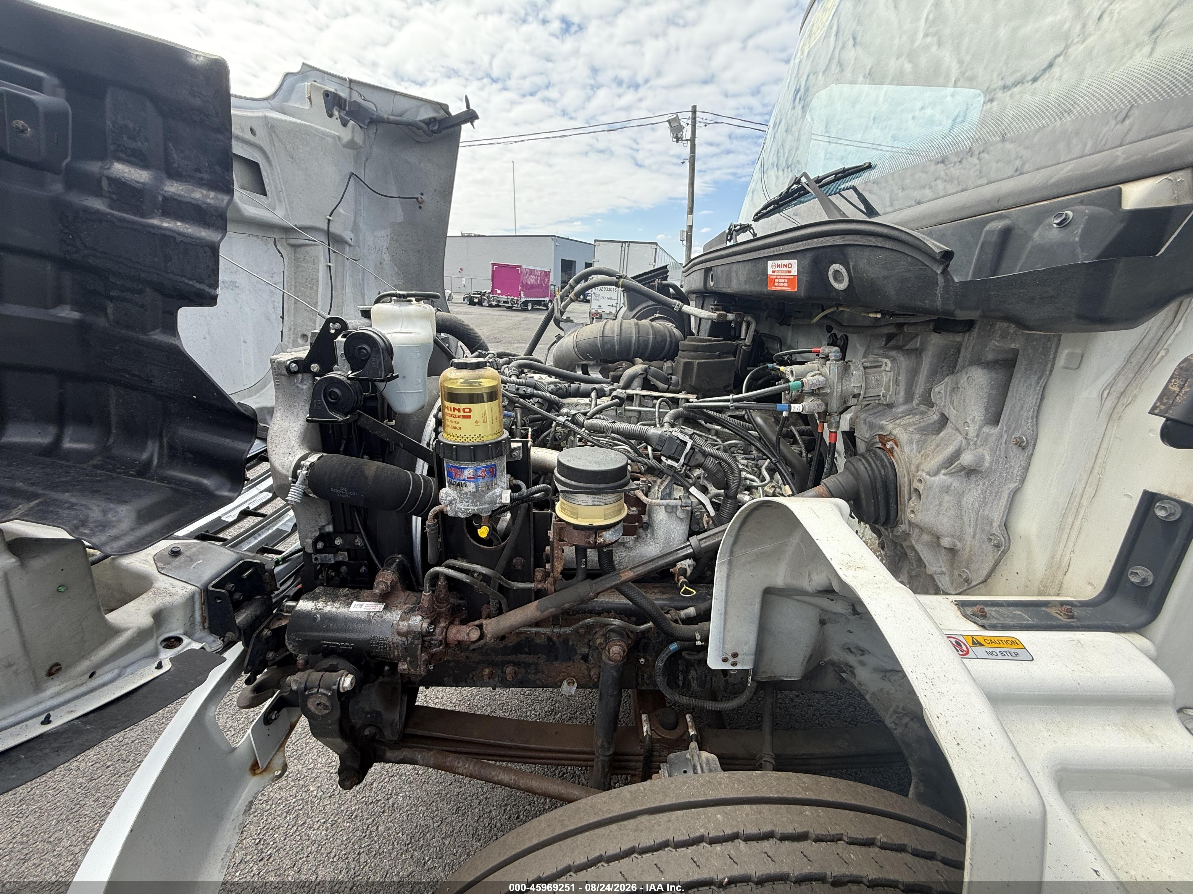 2017 Hino 338 VIN 5PVNV8JV9H4S57145 IAAI salvage auction — Normal Wear, Clear (New Jersey), sold $19,950 on 2026-09-18 (photo 9)