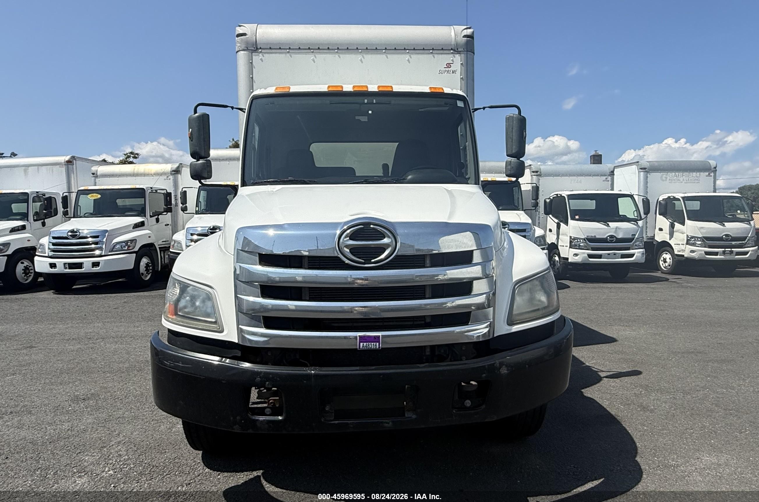 2019 Hino 338 VIN 5PVNV8JR0K4S51339 IAAI salvage auction — Normal Wear, Clear (Connecticut), sold $15,500 on 2026-09-18 (photo 5)