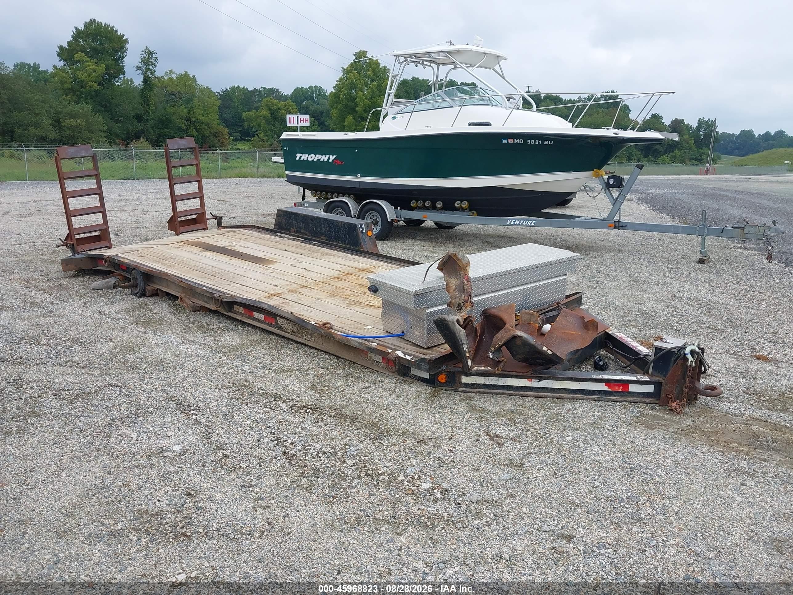 2003 Other Other VIN 4KNUT16293L161075 IAAI salvage auction — Side, Salvage (Delaware), sold $25 on 2026-10-12 (photo 1)