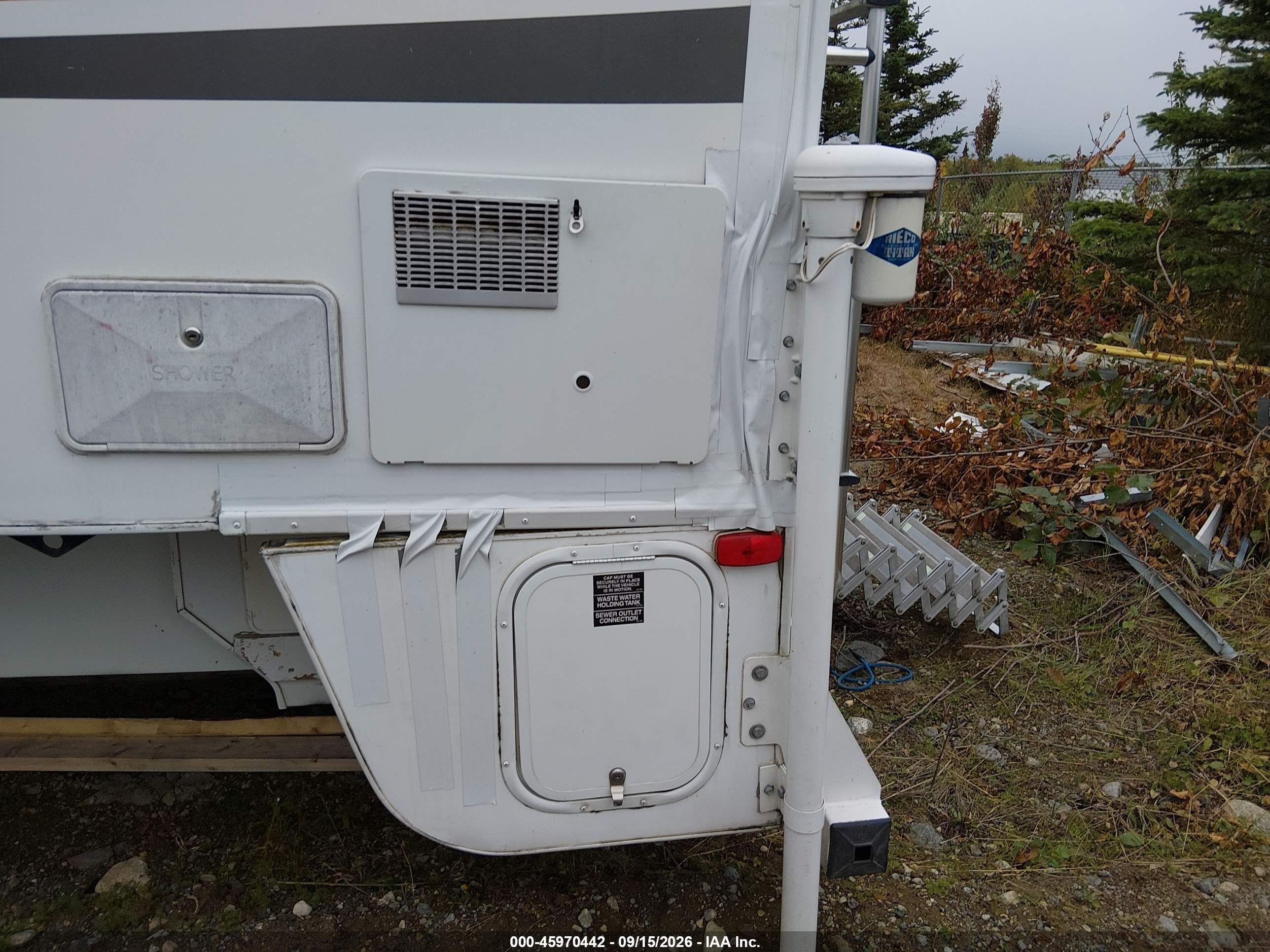 2012 Palomino Maverick VIN 4X4SMA707CN102261 IAAI salvage auction — Rear End, Bill Of Sale (Alaska), sold $2,550 on 2026-10-06 (photo 6)