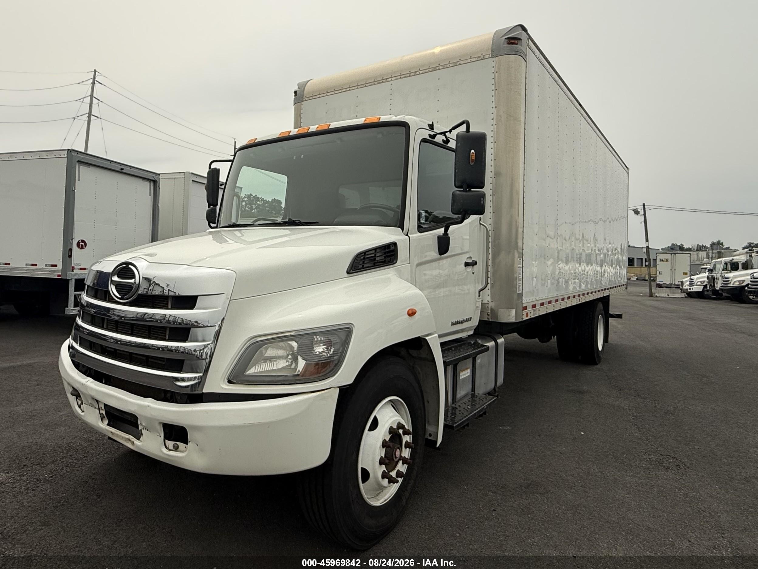2019 Hino 268a VIN 5PVNJ8JVXK4S73079 — IAAI salvage auction photo
